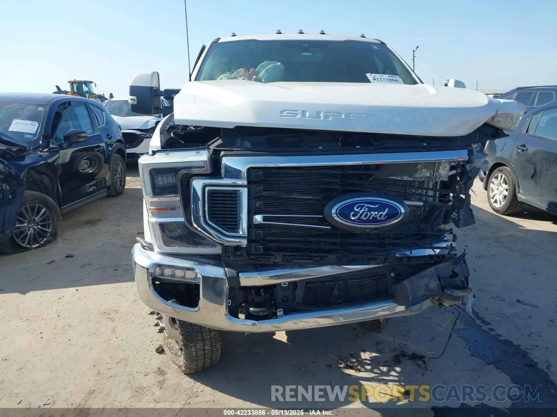 12 Photograph of a damaged car 1FT8W3DT9NEG02073 FORD F-350 2022