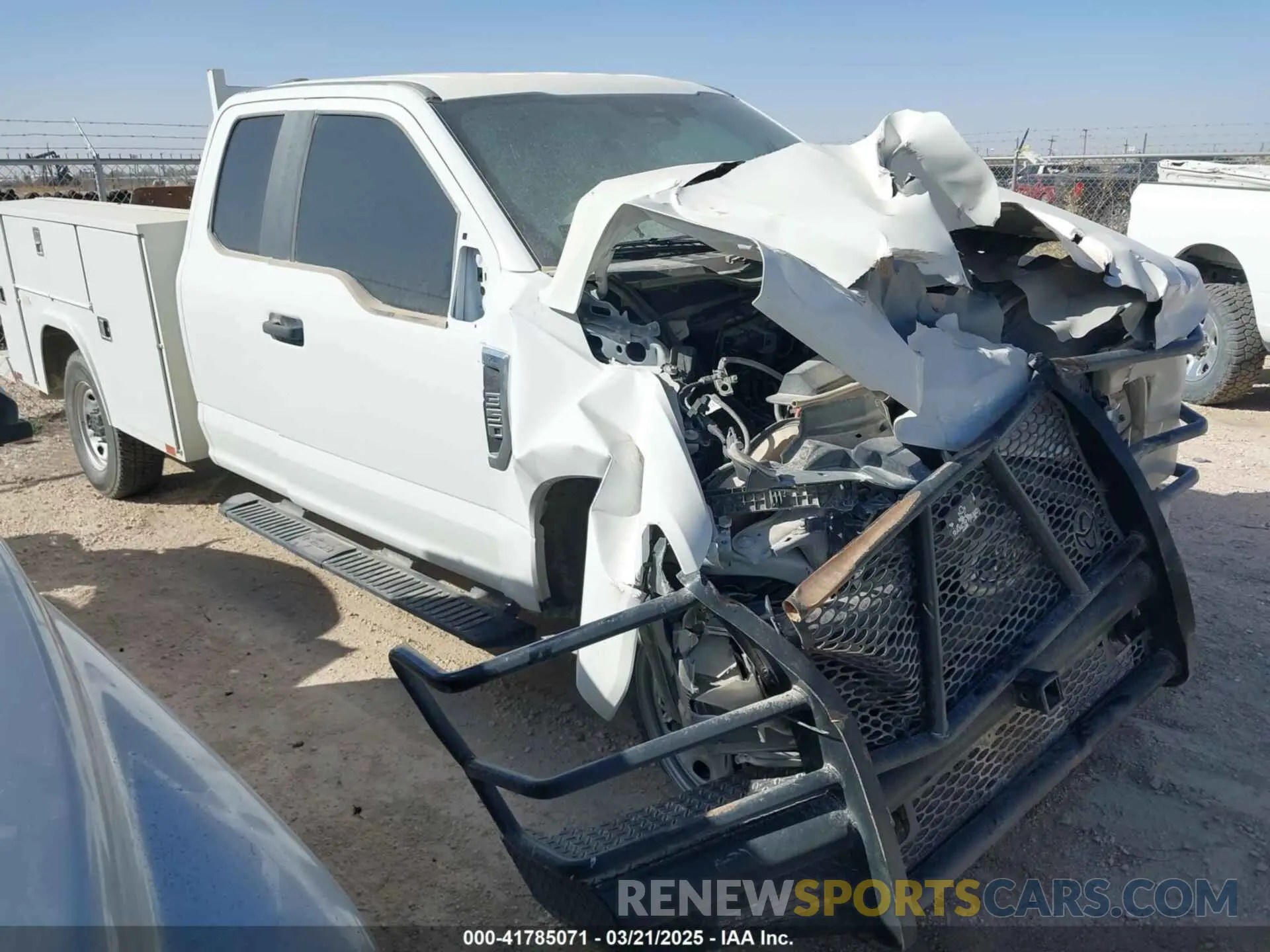 1 Photograph of a damaged car 1FT8X3B6XNED42695 FORD F-350 2022