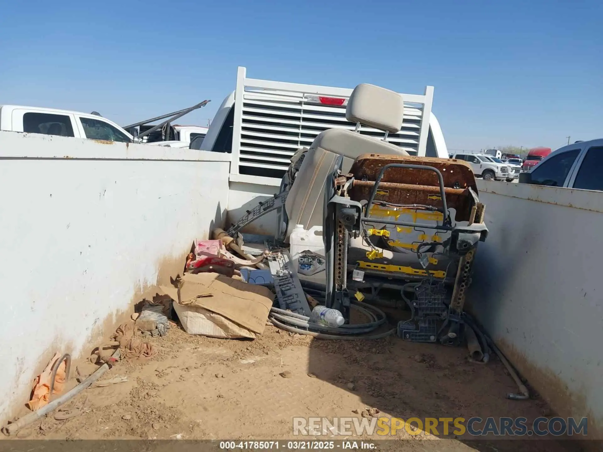 15 Photograph of a damaged car 1FT8X3B6XNED42695 FORD F-350 2022