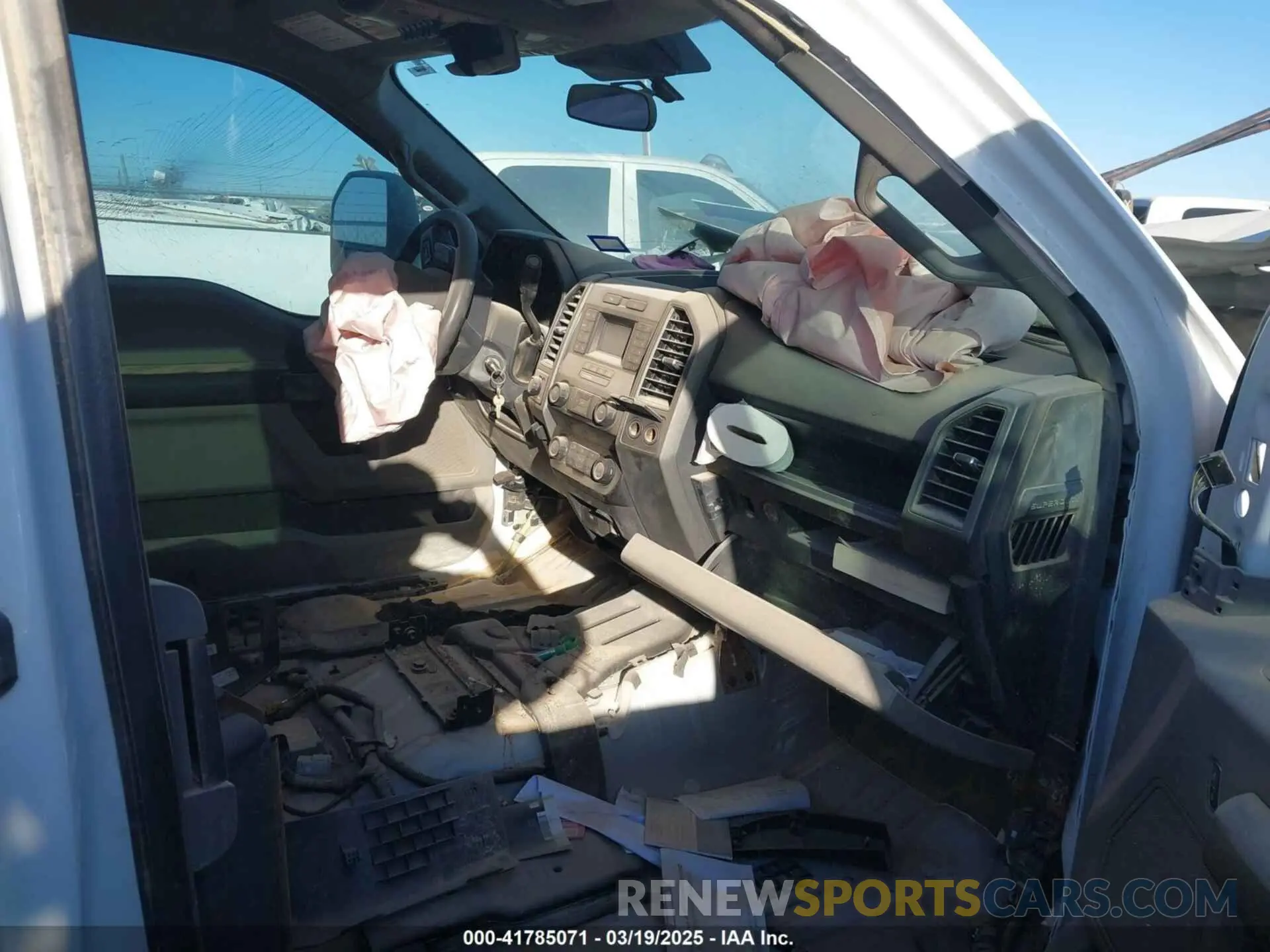 7 Photograph of a damaged car 1FT8X3B6XNED42695 FORD F-350 2022