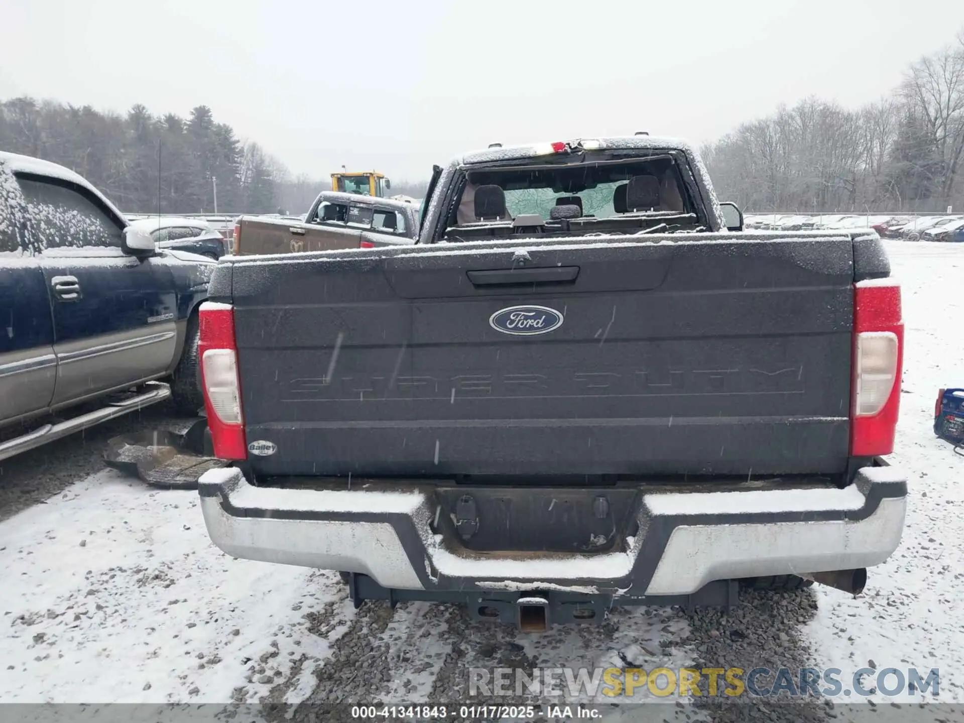 15 Photograph of a damaged car 1FT8X3BN2NEF95257 FORD F-350 2022