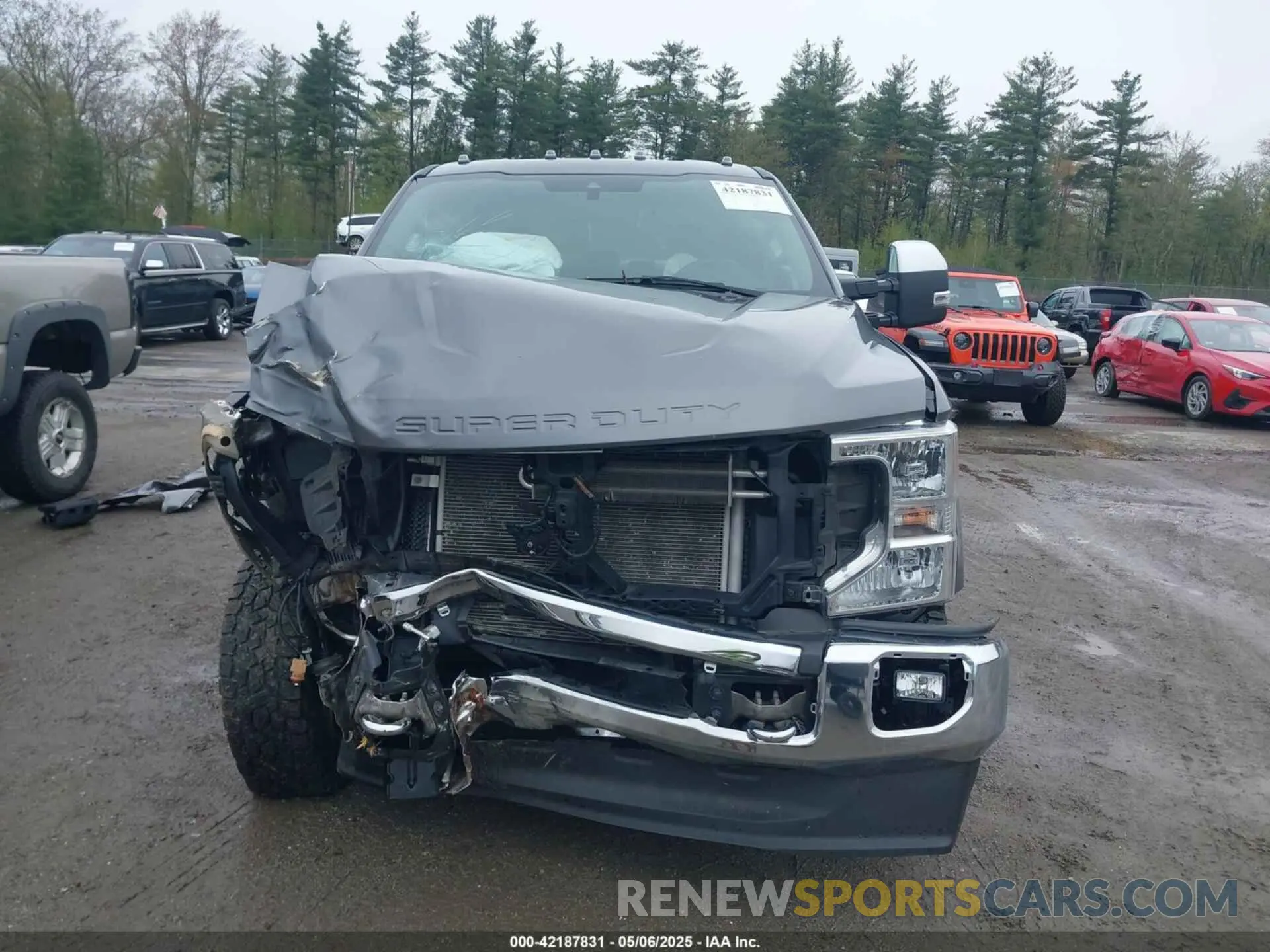 13 Photograph of a damaged car 1FT8X3BN7NEE11690 FORD F-350 2022