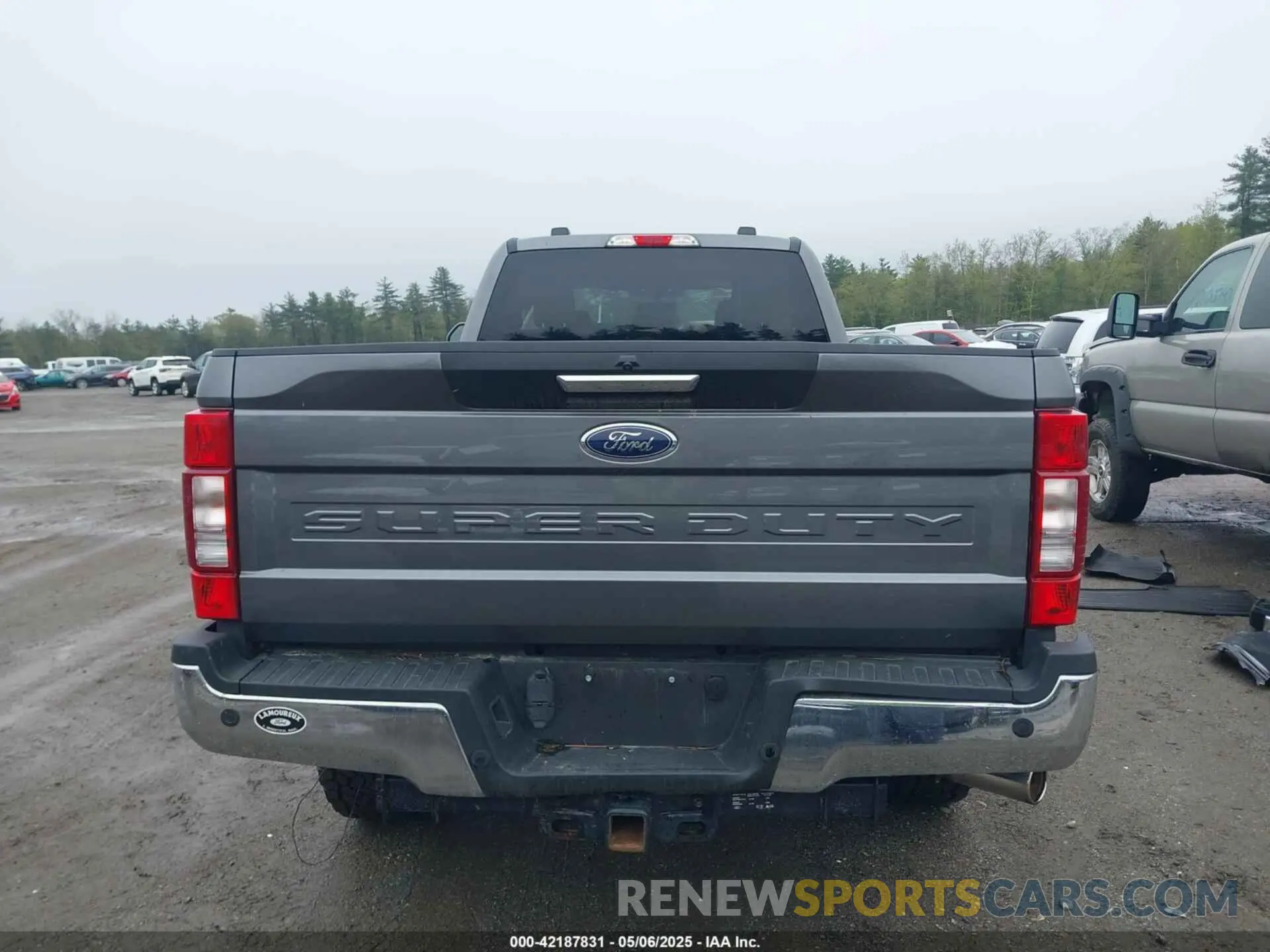 16 Photograph of a damaged car 1FT8X3BN7NEE11690 FORD F-350 2022