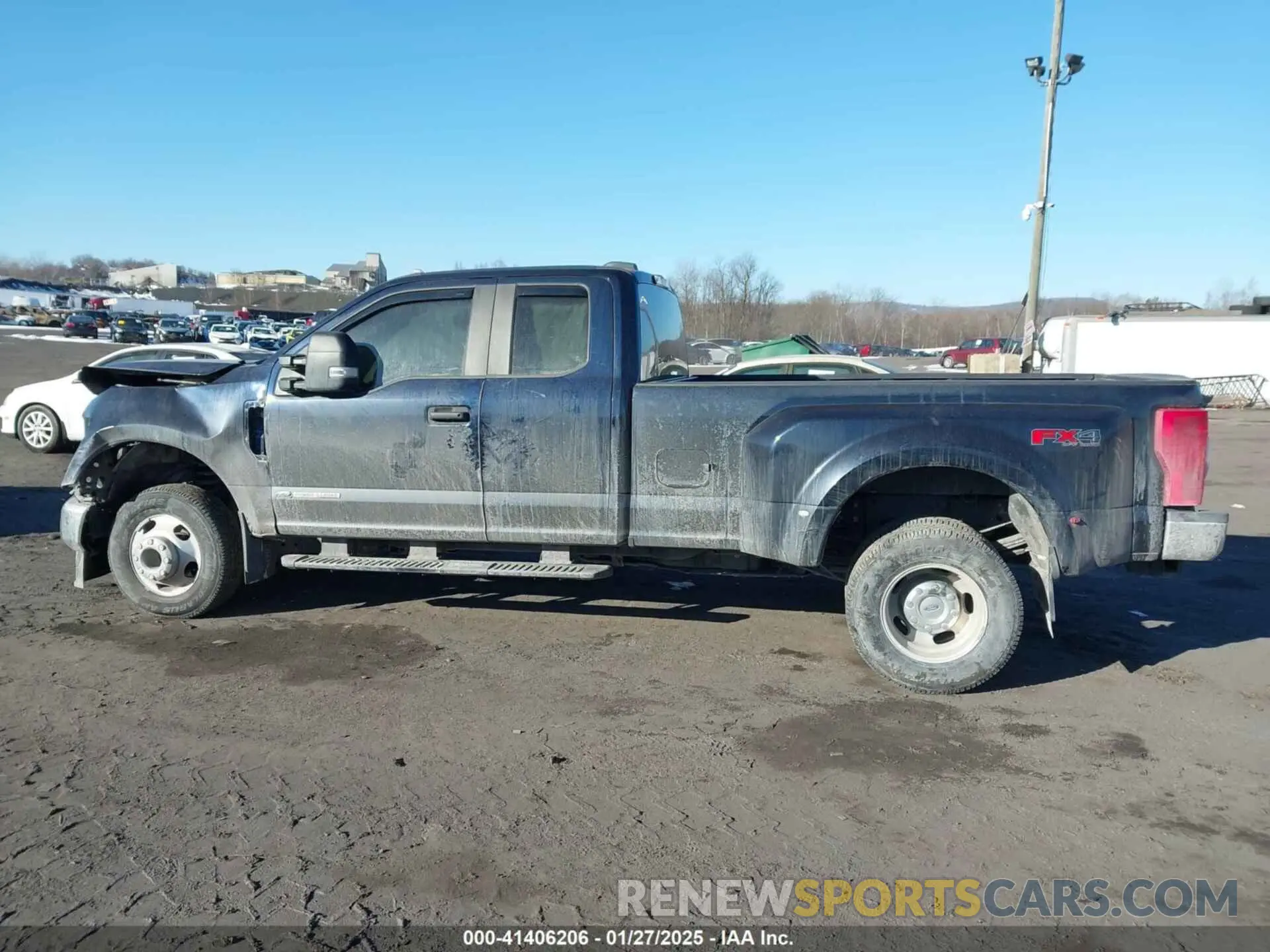 14 Photograph of a damaged car 1FT8X3DT4NEE12260 FORD F-350 2022