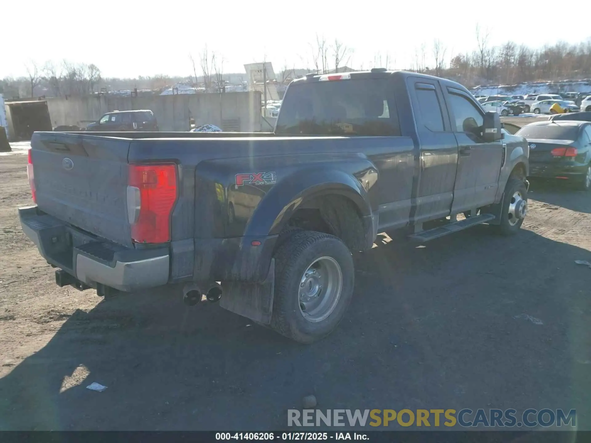 4 Photograph of a damaged car 1FT8X3DT4NEE12260 FORD F-350 2022