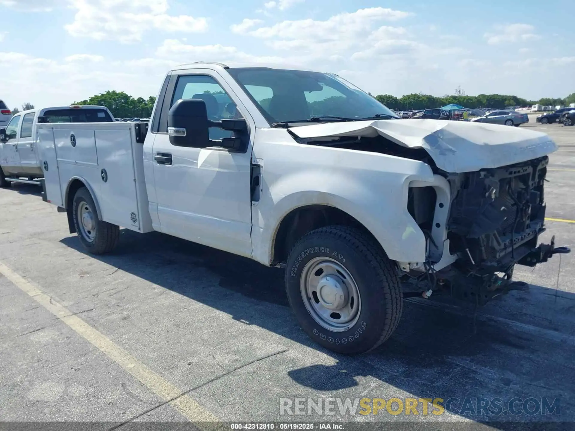 1 Photograph of a damaged car 1FTRF3AN9NEC70601 FORD F-350 2022