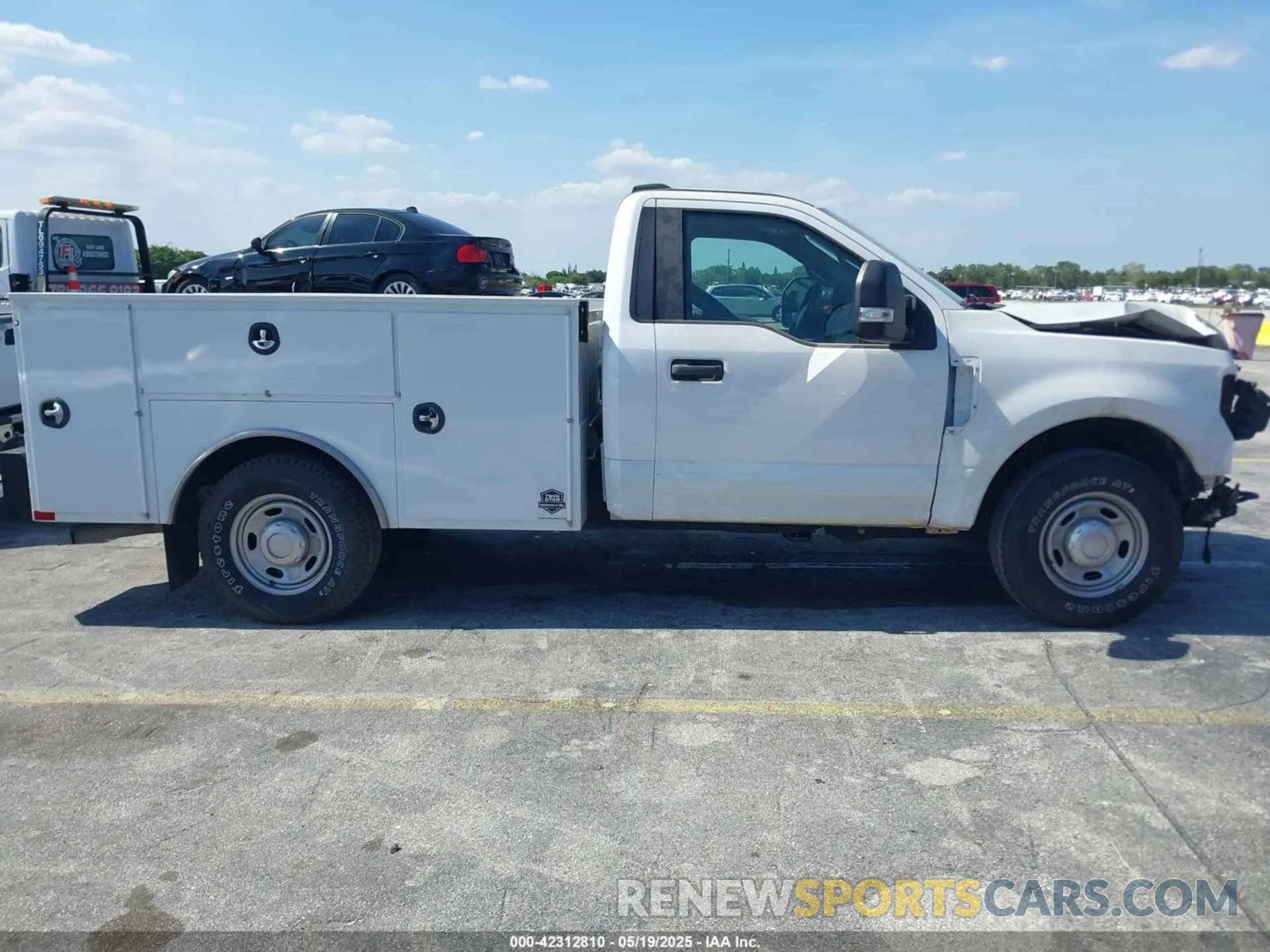 13 Photograph of a damaged car 1FTRF3AN9NEC70601 FORD F-350 2022