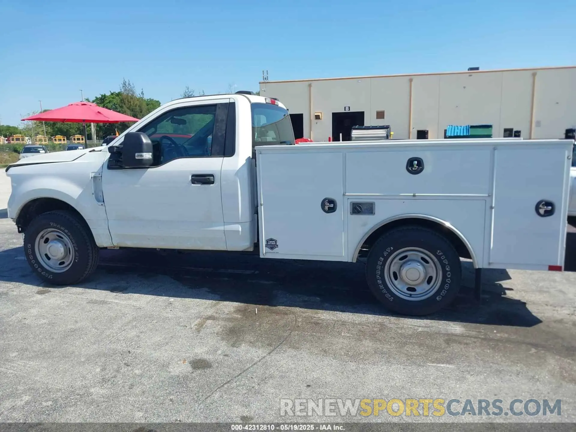14 Photograph of a damaged car 1FTRF3AN9NEC70601 FORD F-350 2022