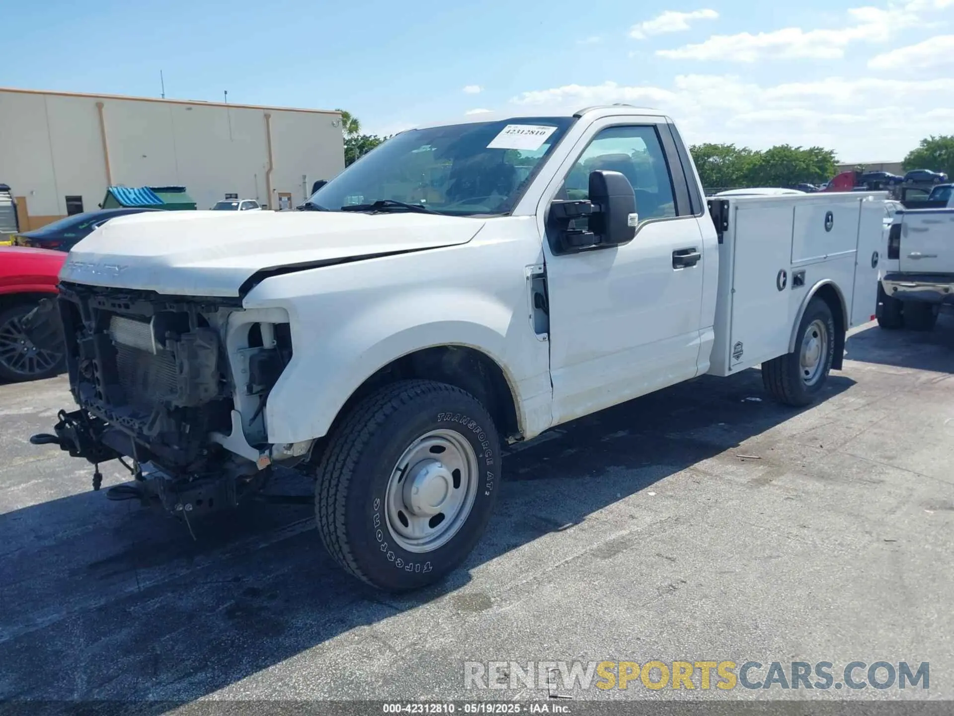 2 Photograph of a damaged car 1FTRF3AN9NEC70601 FORD F-350 2022