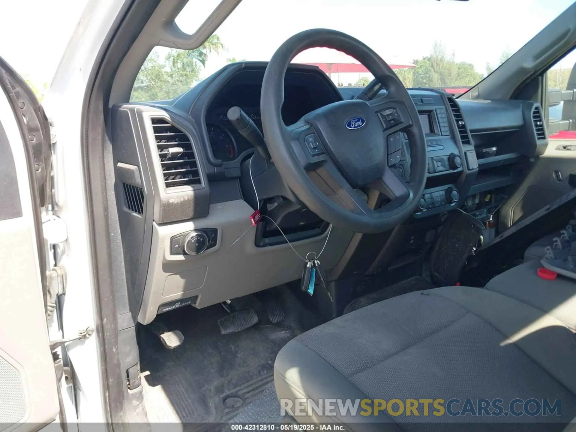 6 Photograph of a damaged car 1FTRF3AN9NEC70601 FORD F-350 2022