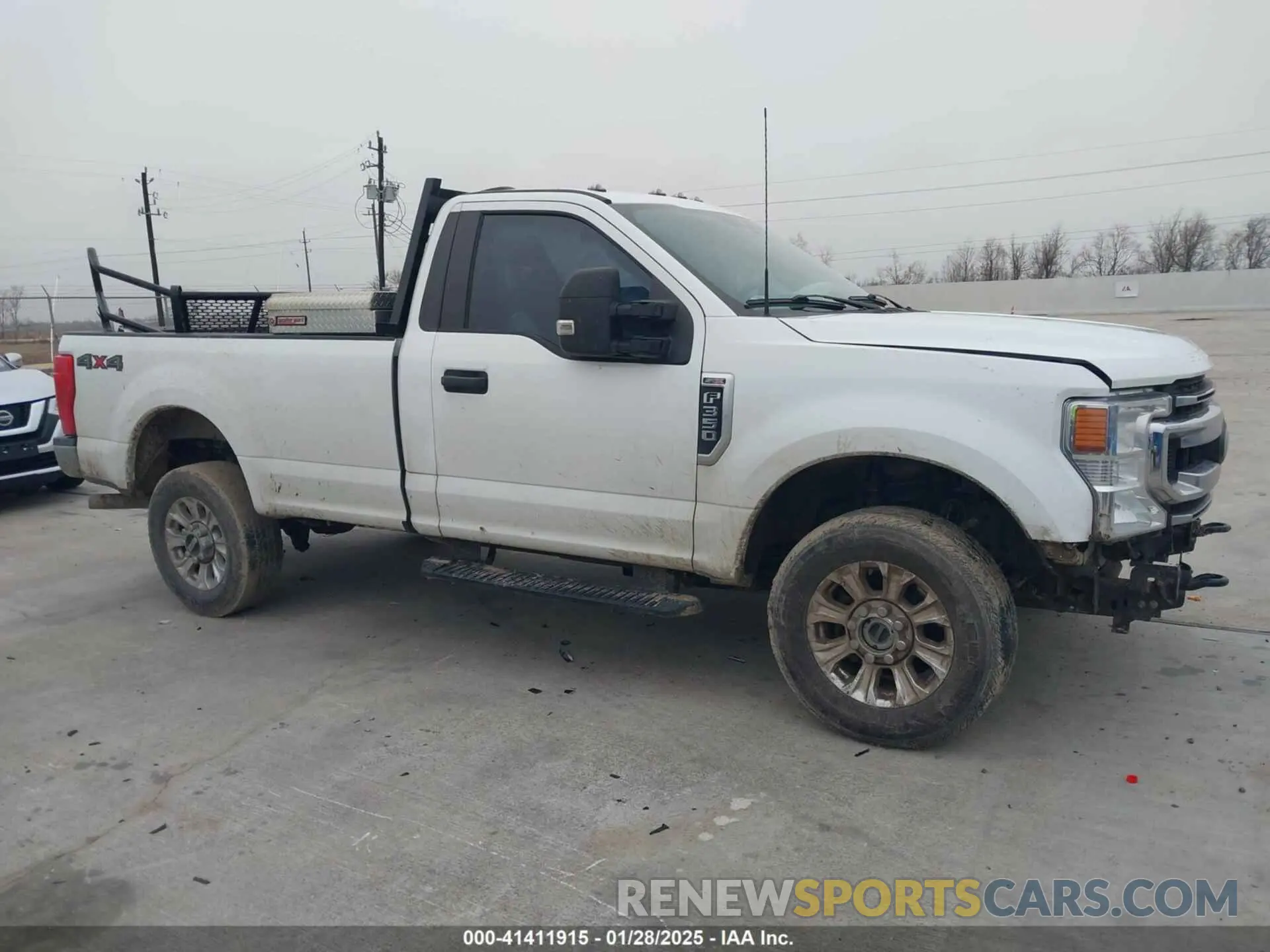13 Photograph of a damaged car 1FTRF3B60NEG44133 FORD F-350 2022