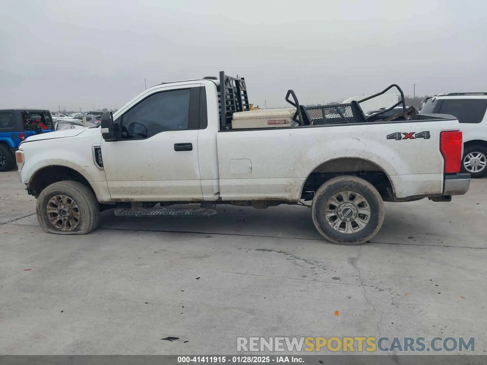 14 Photograph of a damaged car 1FTRF3B60NEG44133 FORD F-350 2022