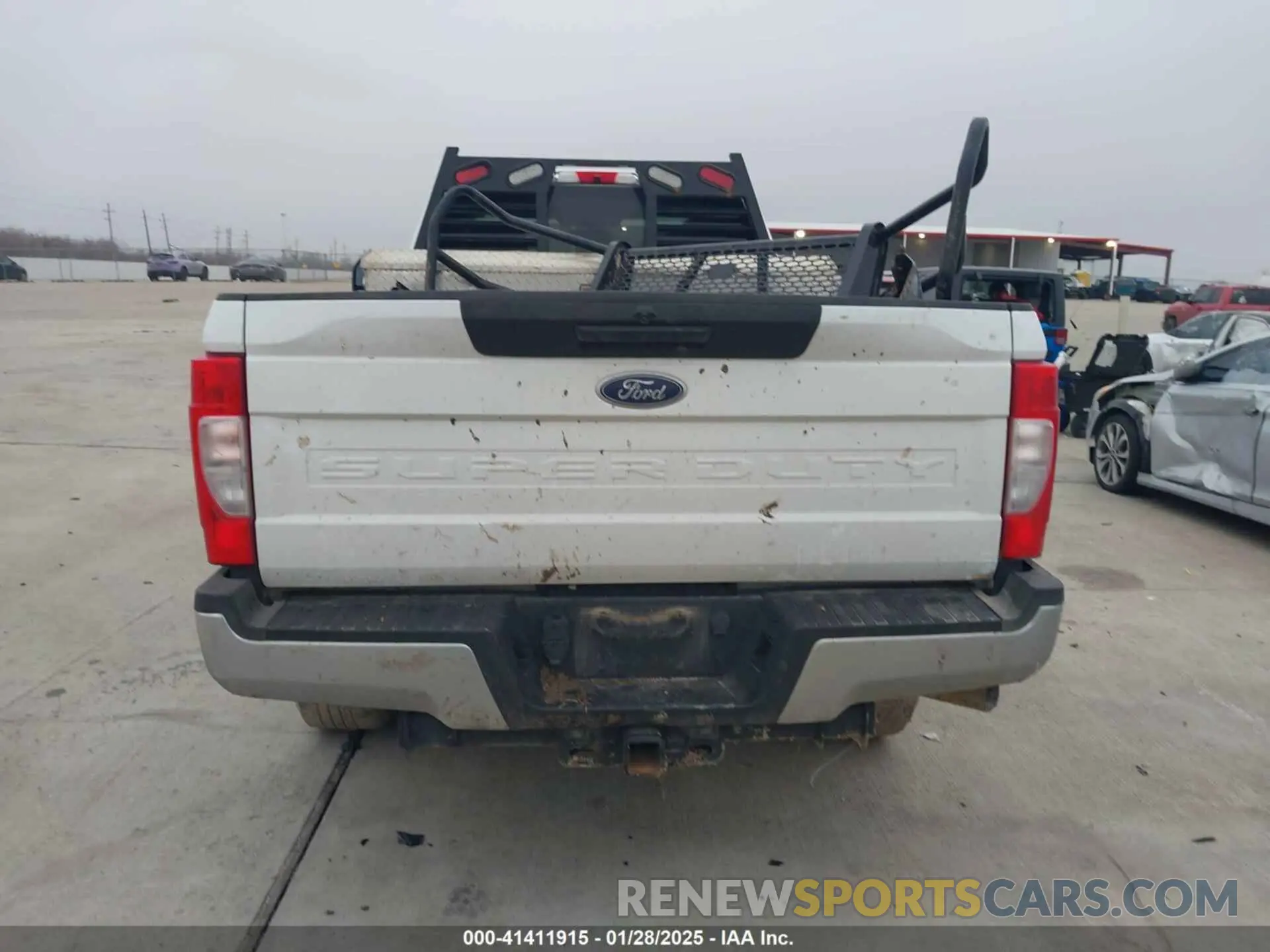 15 Photograph of a damaged car 1FTRF3B60NEG44133 FORD F-350 2022