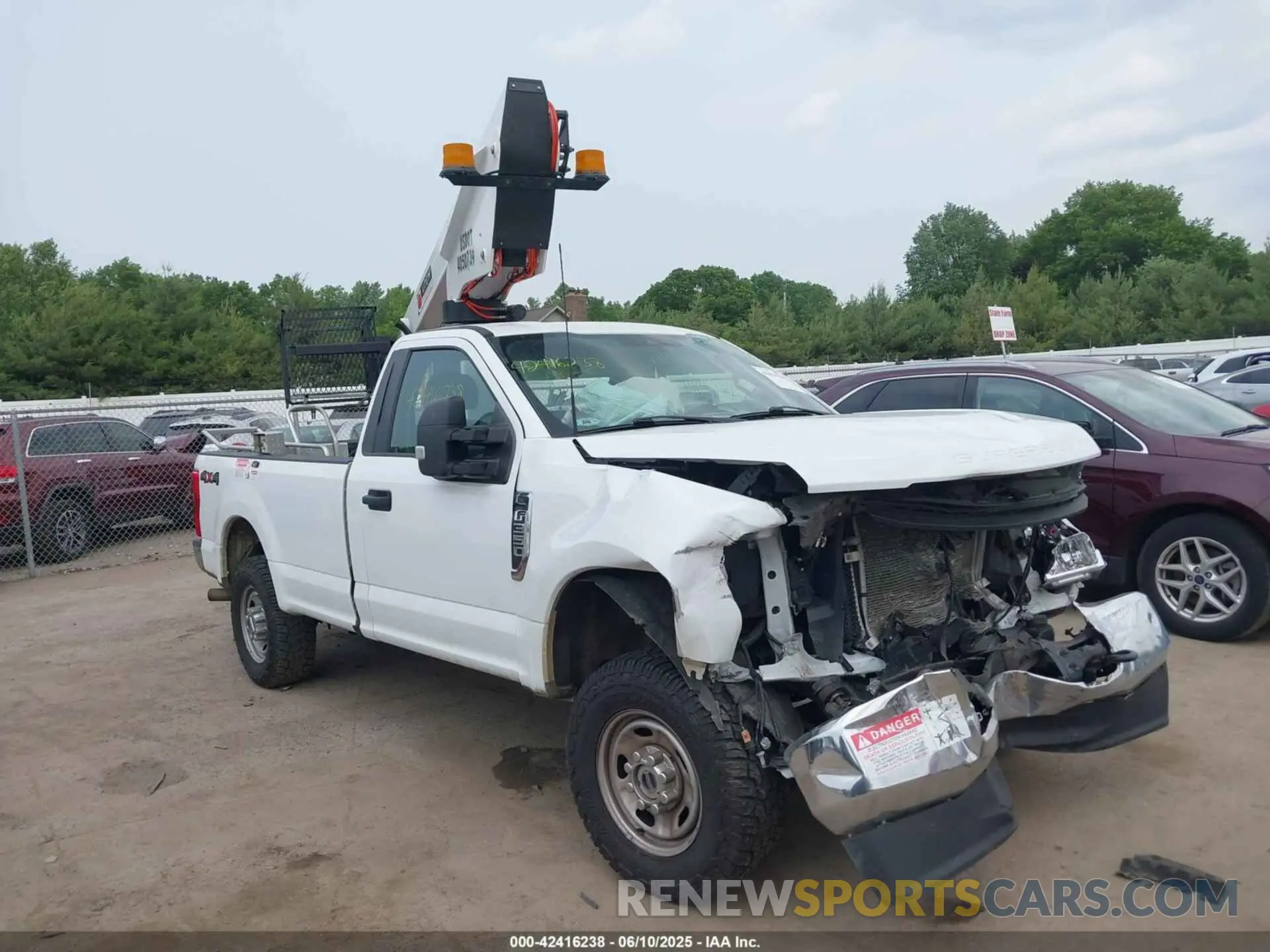 1 Photograph of a damaged car 1FTRF3BN3NED56646 FORD F-350 2022