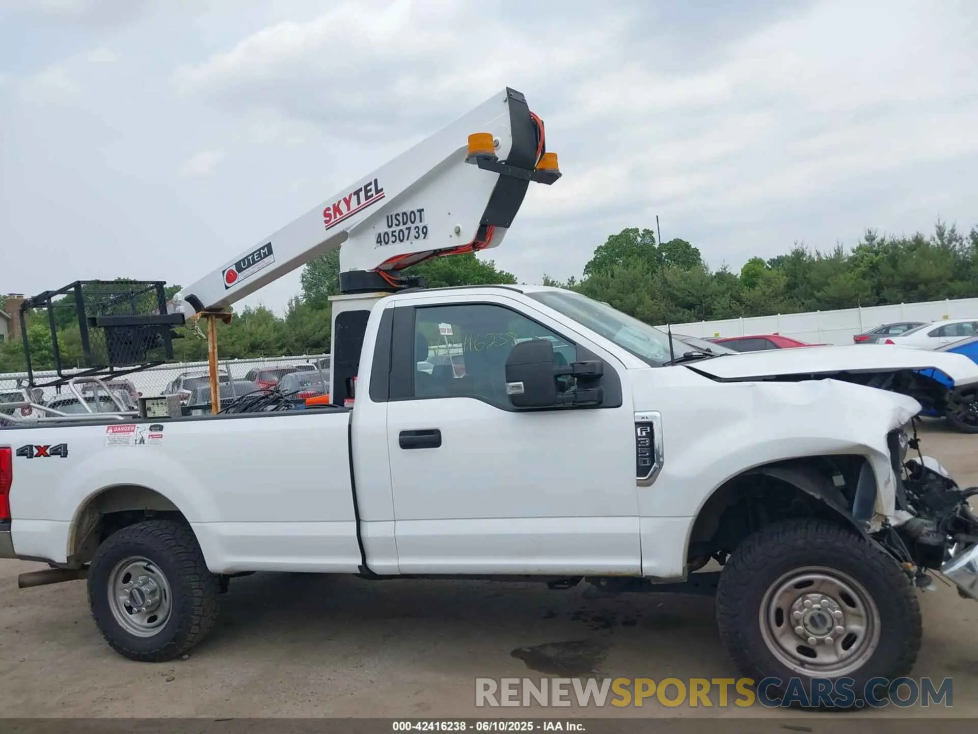 15 Photograph of a damaged car 1FTRF3BN3NED56646 FORD F-350 2022