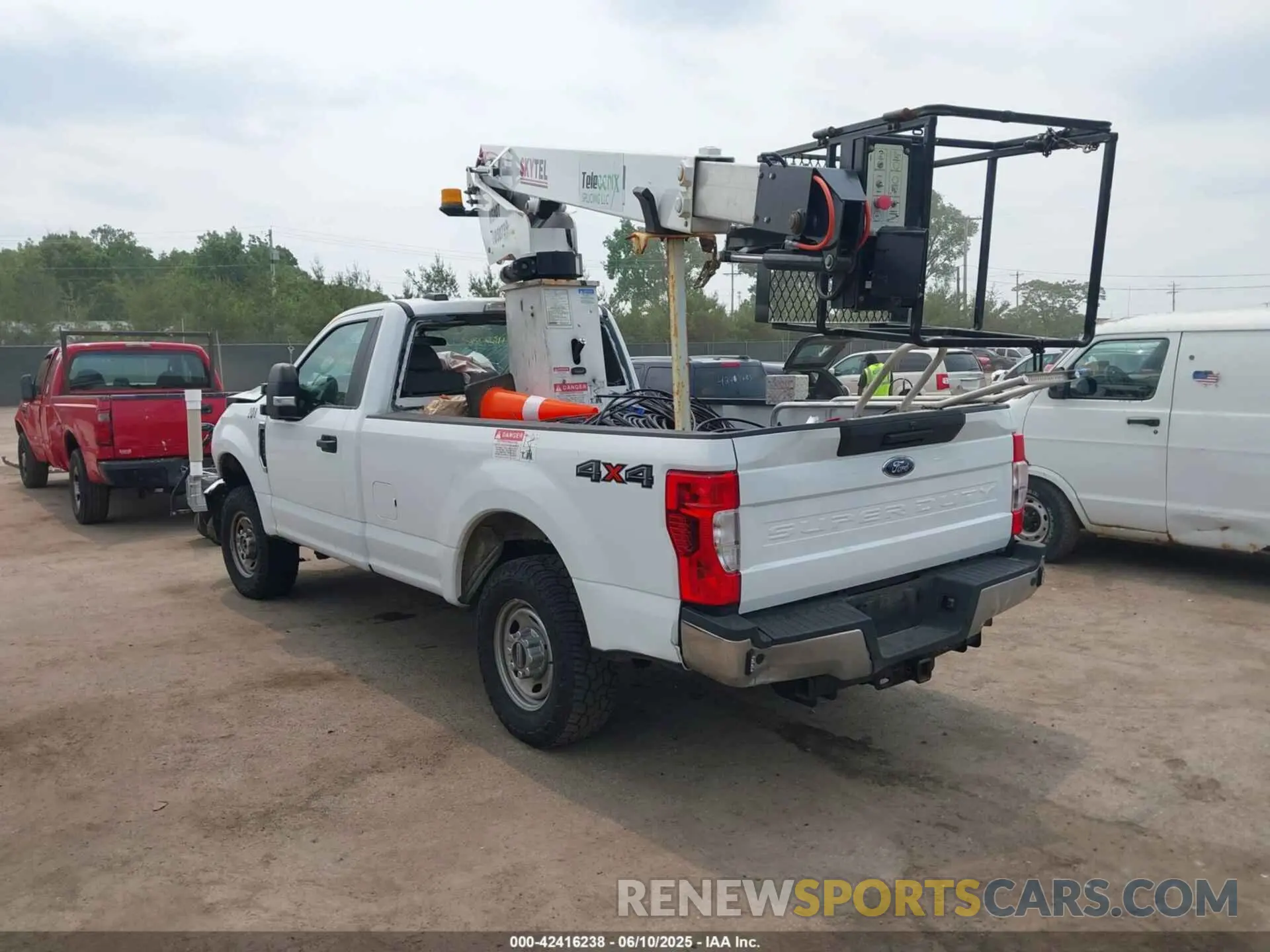 3 Photograph of a damaged car 1FTRF3BN3NED56646 FORD F-350 2022