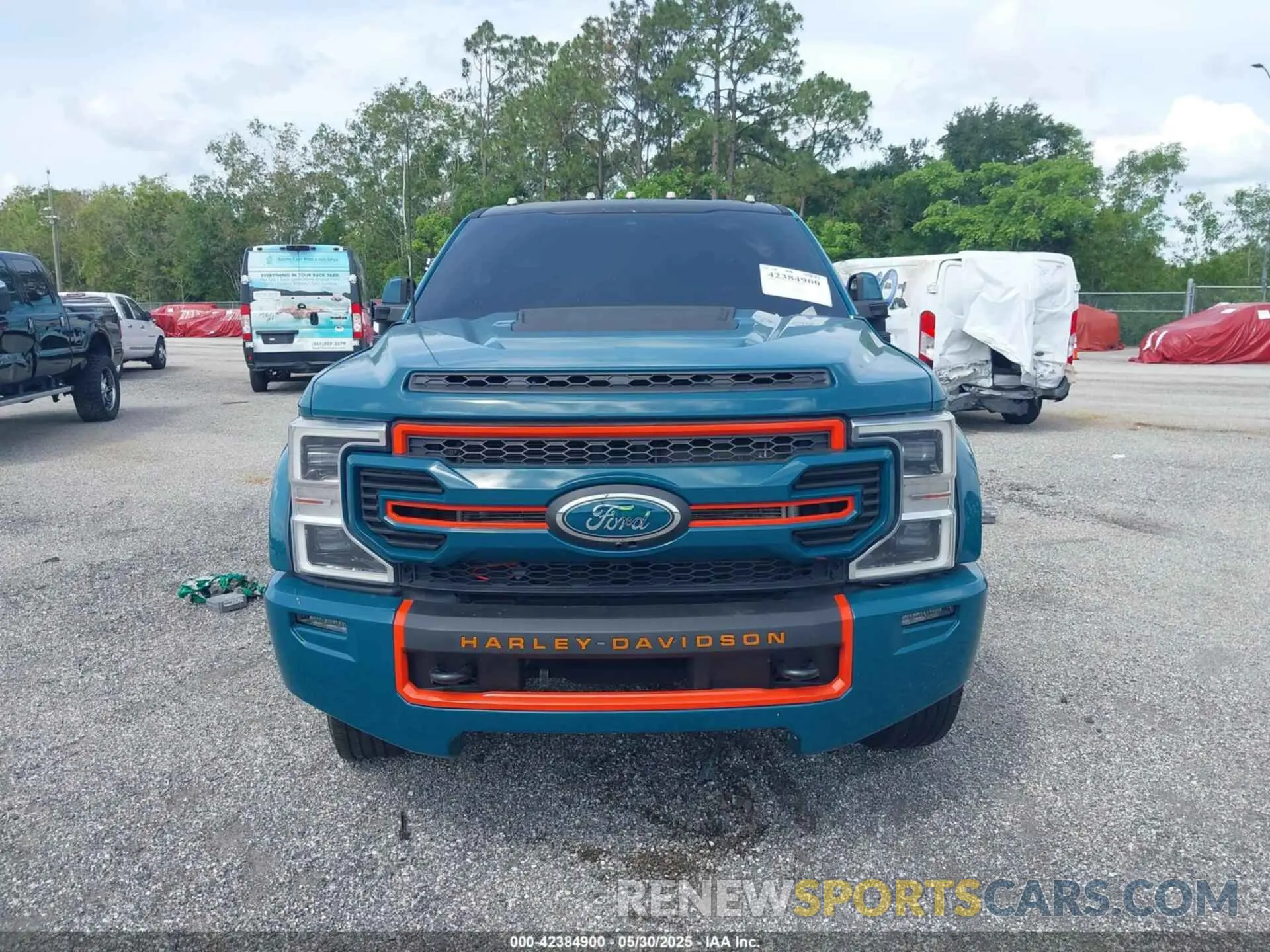 11 Photograph of a damaged car 1FTRF3DT4NEC56745 FORD F-350 2022