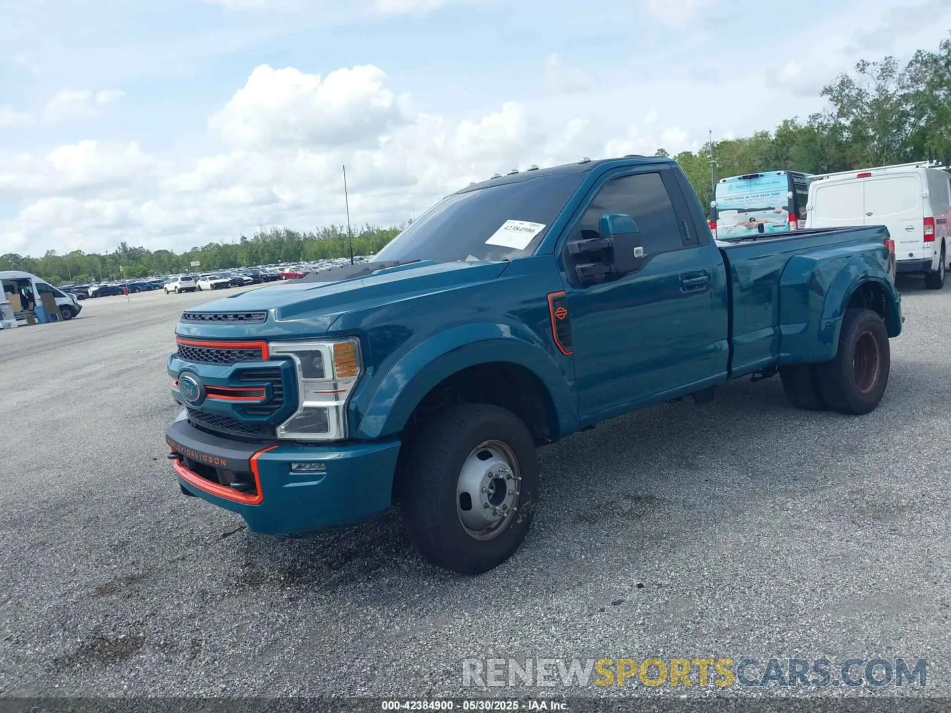2 Photograph of a damaged car 1FTRF3DT4NEC56745 FORD F-350 2022