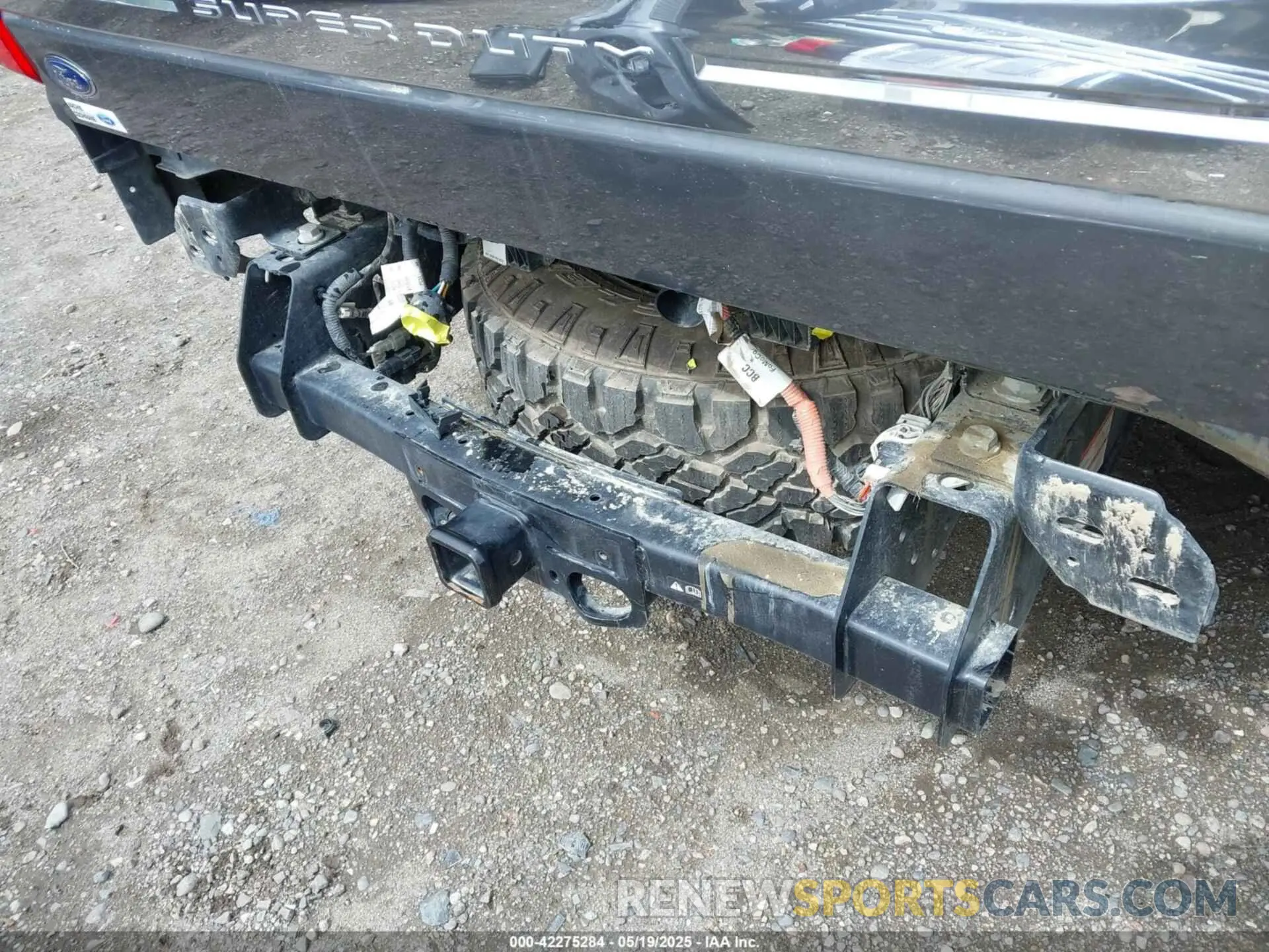 18 Photograph of a damaged car 1FT8W3BMXPED73210 FORD F-350 2023