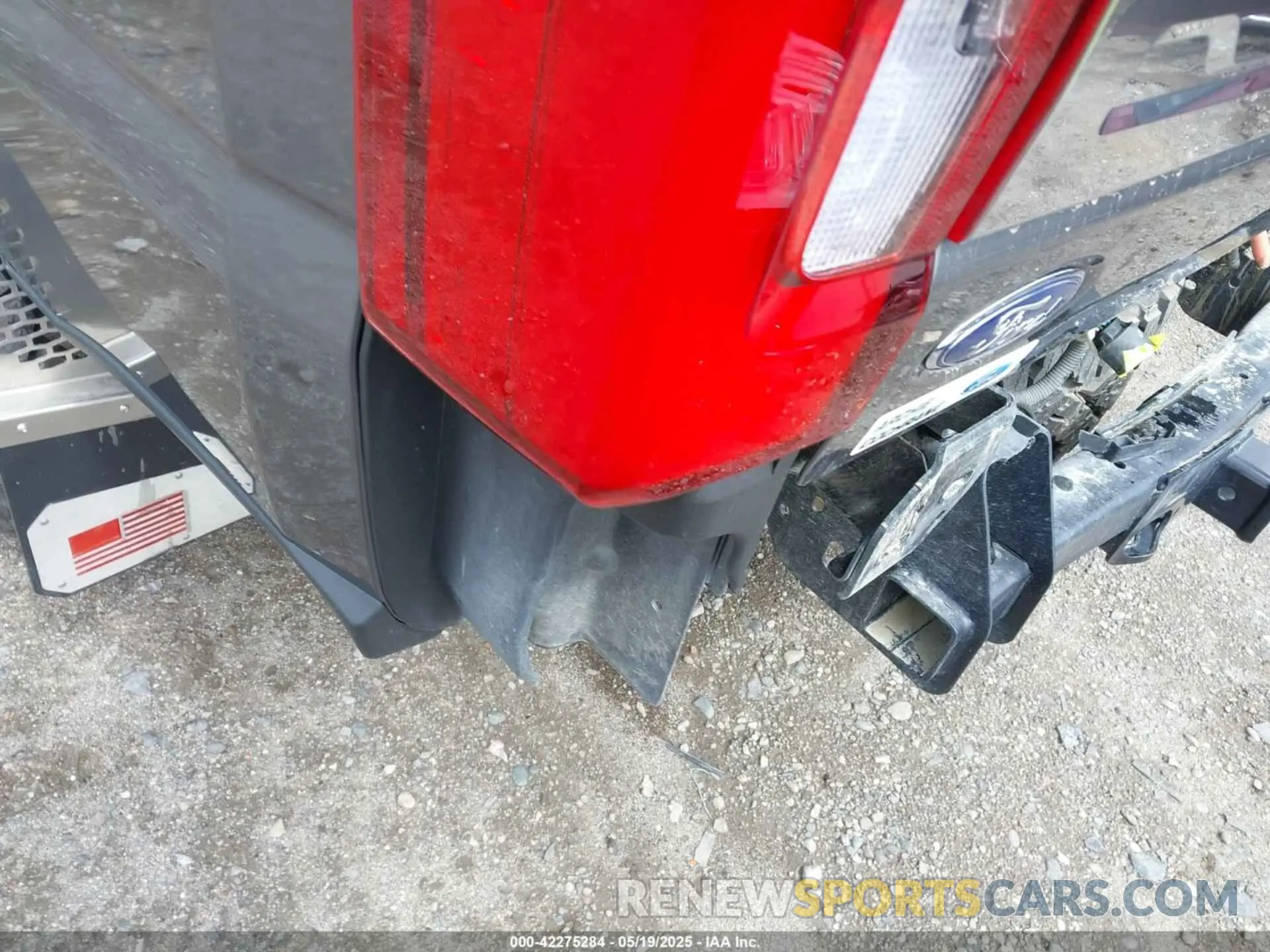 19 Photograph of a damaged car 1FT8W3BMXPED73210 FORD F-350 2023