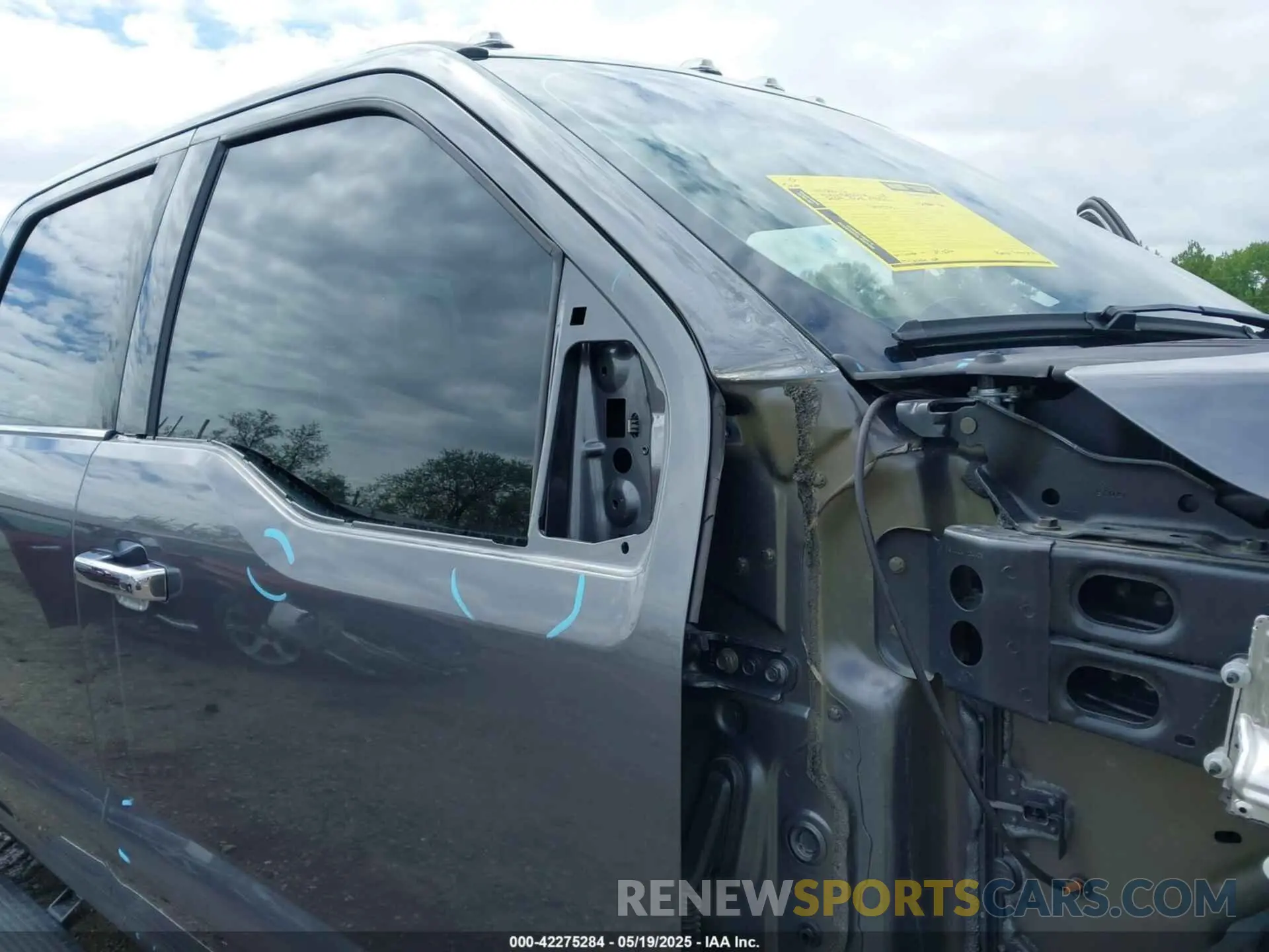 20 Photograph of a damaged car 1FT8W3BMXPED73210 FORD F-350 2023