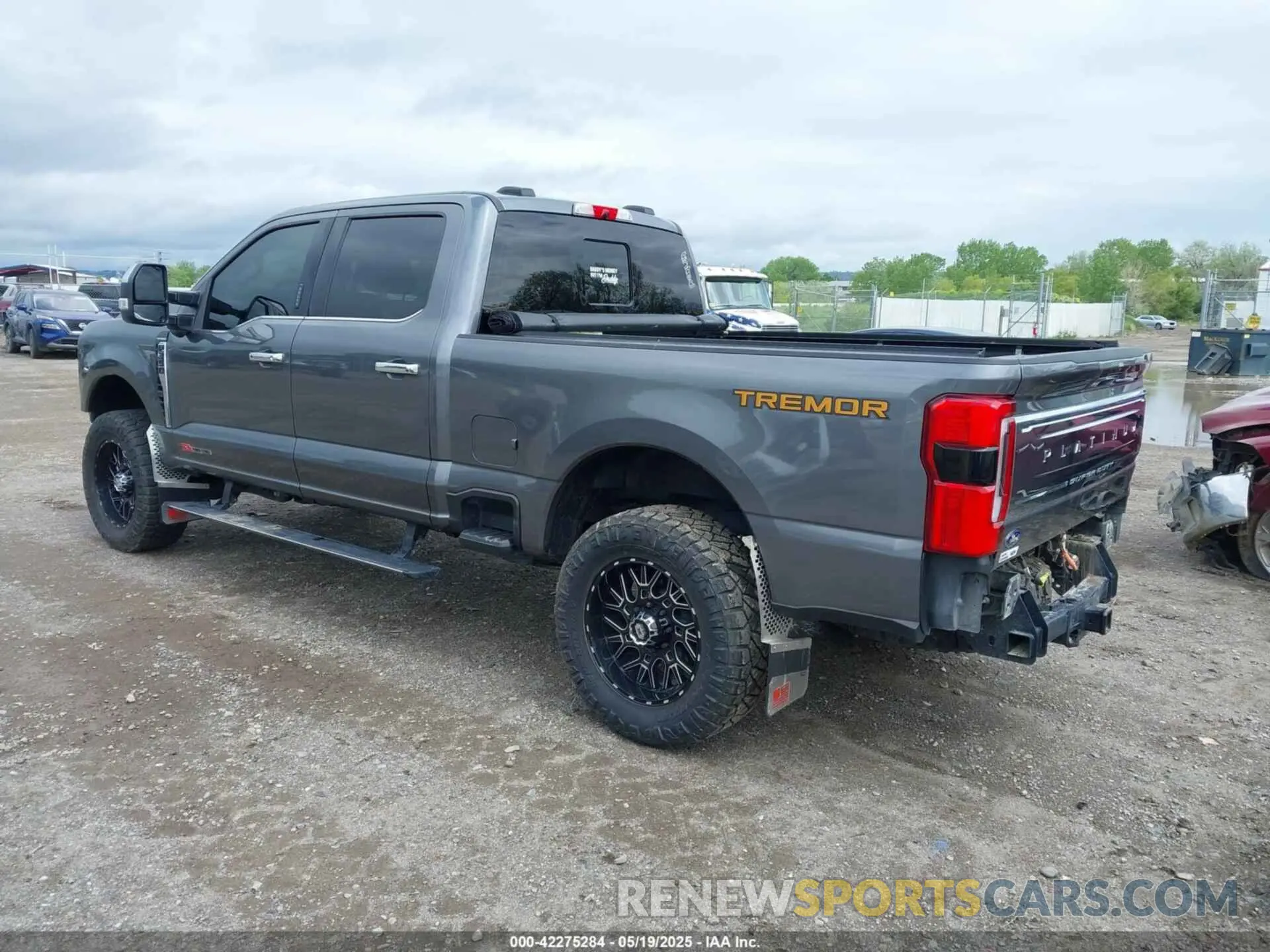 3 Photograph of a damaged car 1FT8W3BMXPED73210 FORD F-350 2023