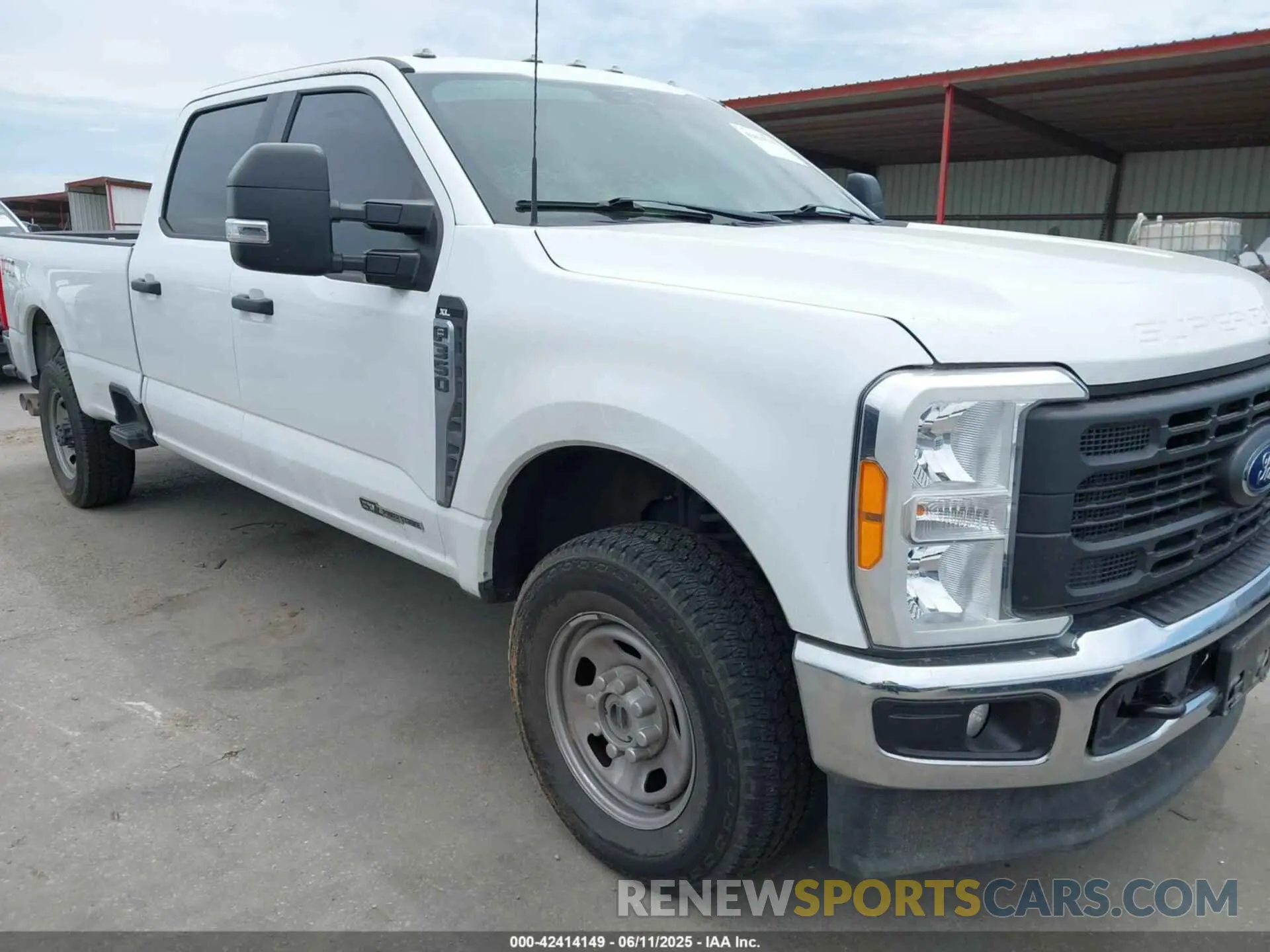 1 Photograph of a damaged car 1FT8W3BT1PEC34767 FORD F-350 2023