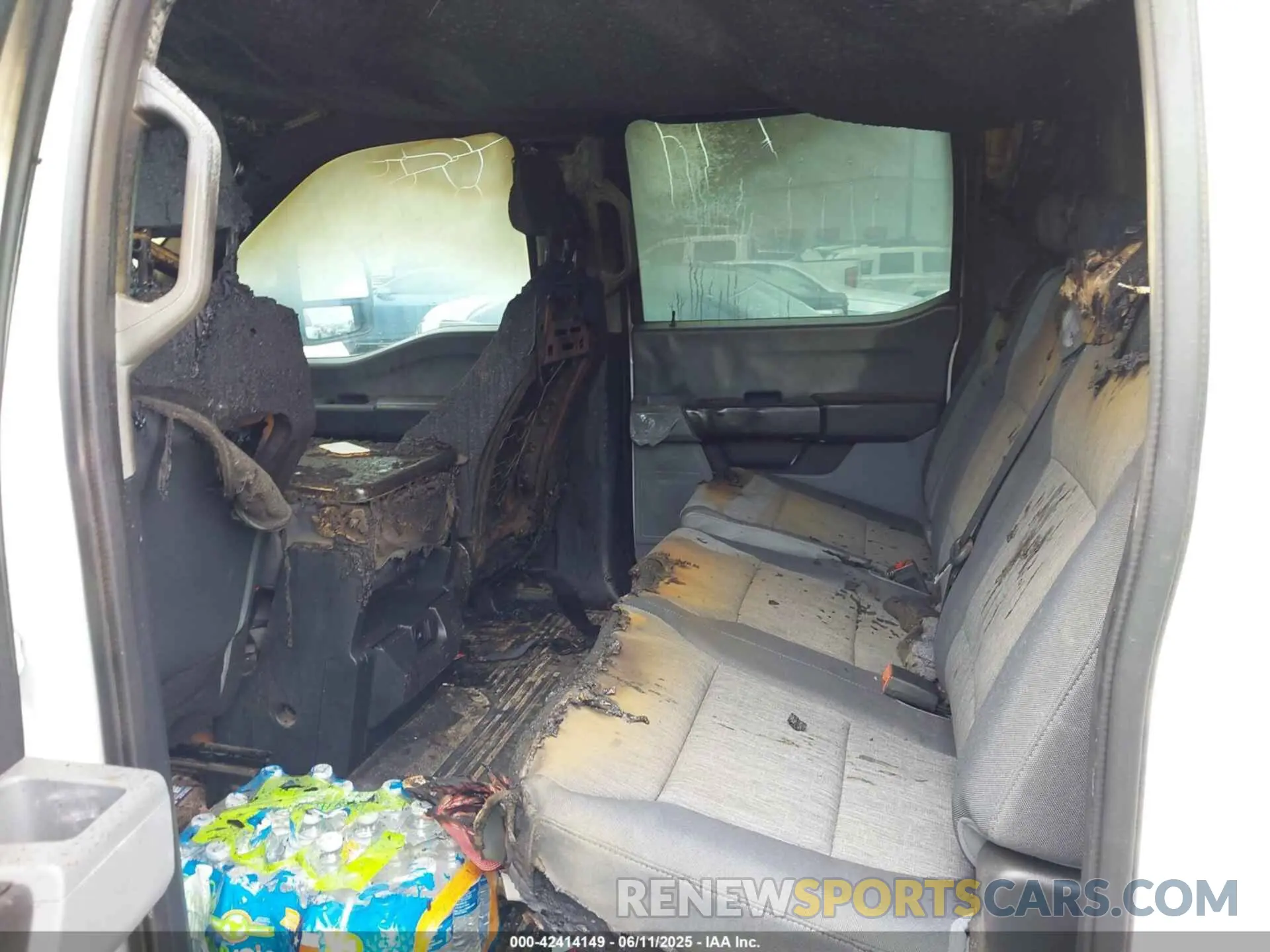 8 Photograph of a damaged car 1FT8W3BT1PEC34767 FORD F-350 2023