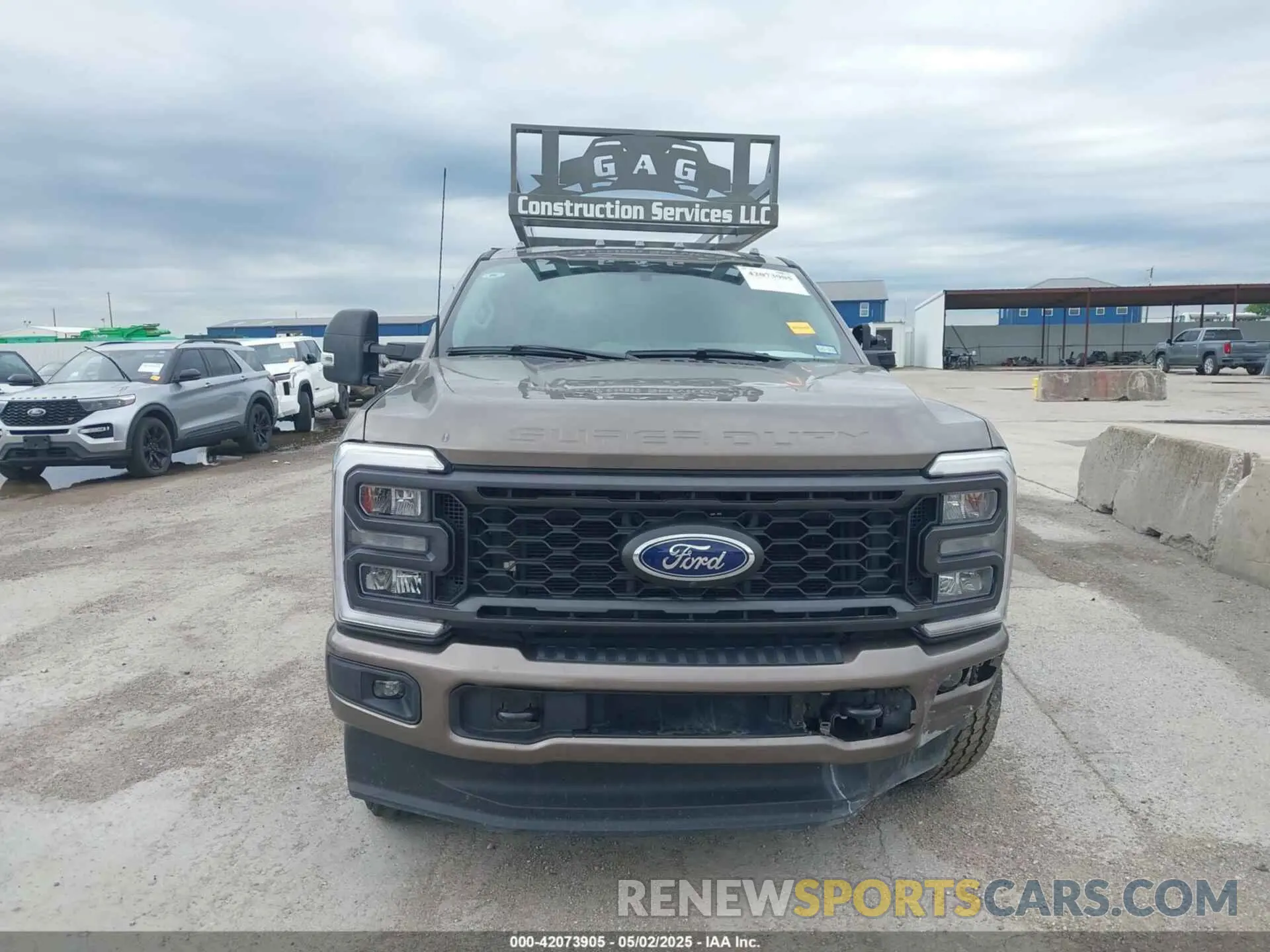 12 Photograph of a damaged car 1FT8W3BT5PED08255 FORD F-350 2023
