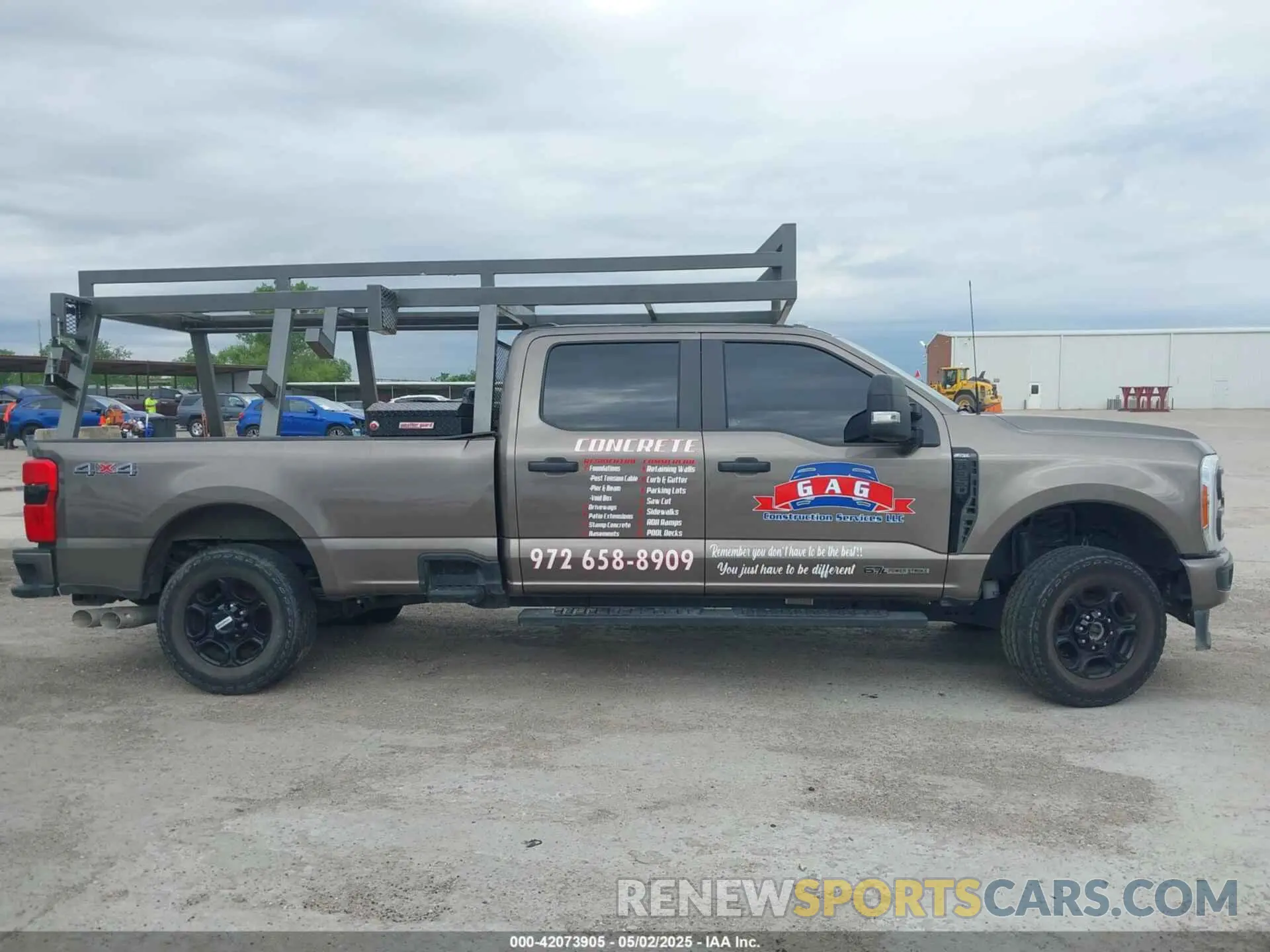 13 Photograph of a damaged car 1FT8W3BT5PED08255 FORD F-350 2023