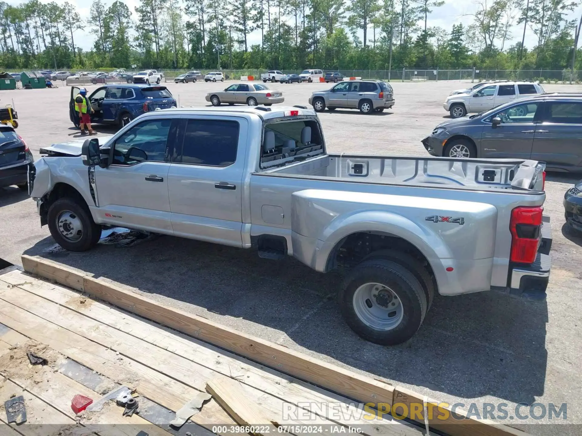 14 Photograph of a damaged car 1FT8W3DM8PEC20905 FORD F-350 2023