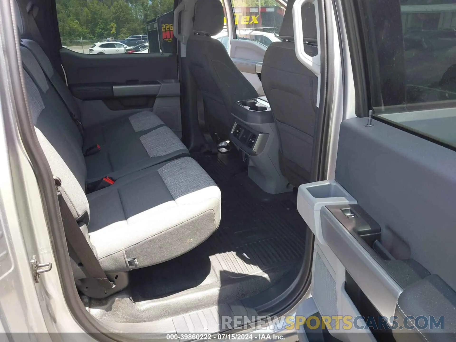 8 Photograph of a damaged car 1FT8W3DM8PEC20905 FORD F-350 2023
