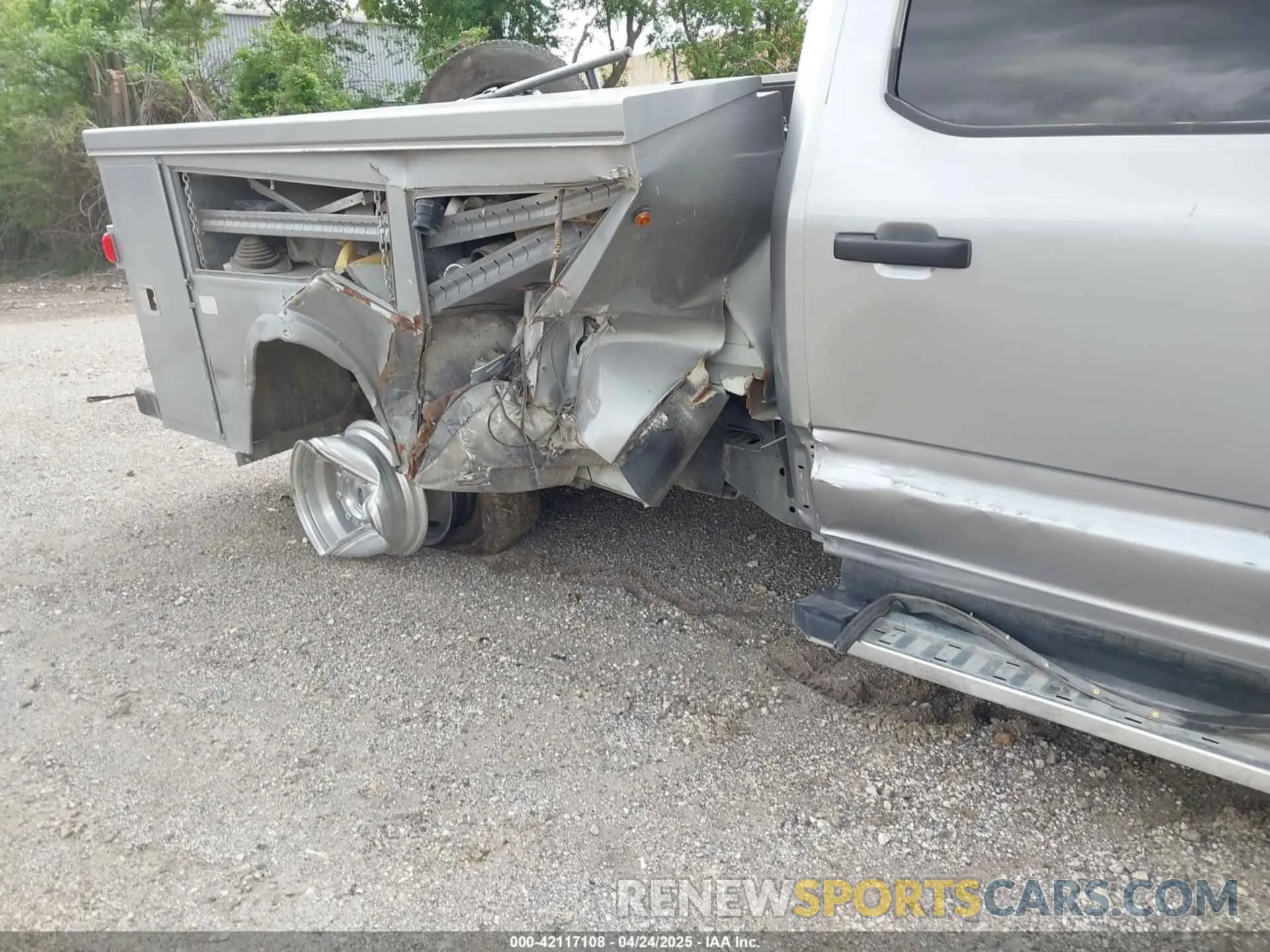 12 Photograph of a damaged car 1FT8W3DN5PEE00688 FORD F-350 2023