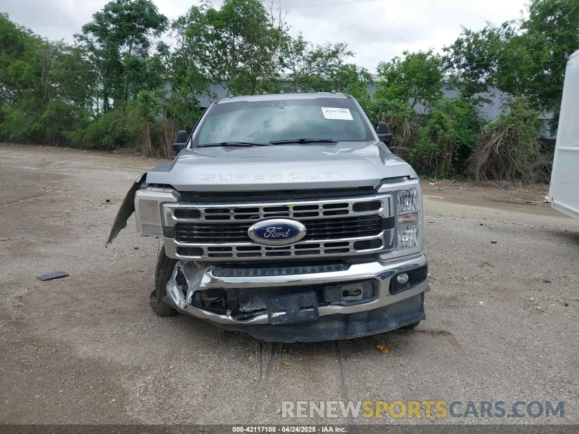 14 Photograph of a damaged car 1FT8W3DN5PEE00688 FORD F-350 2023