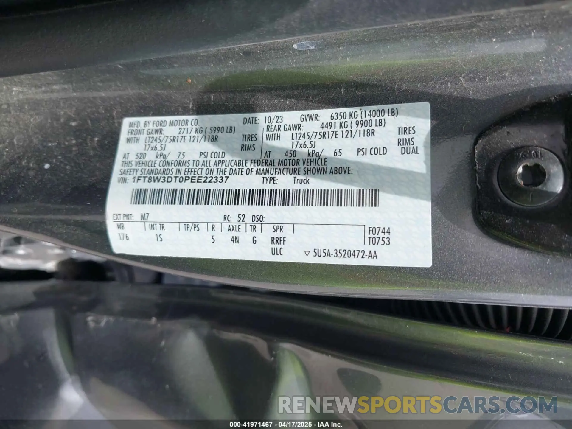 9 Photograph of a damaged car 1FT8W3DT0PEE22337 FORD F-350 2023