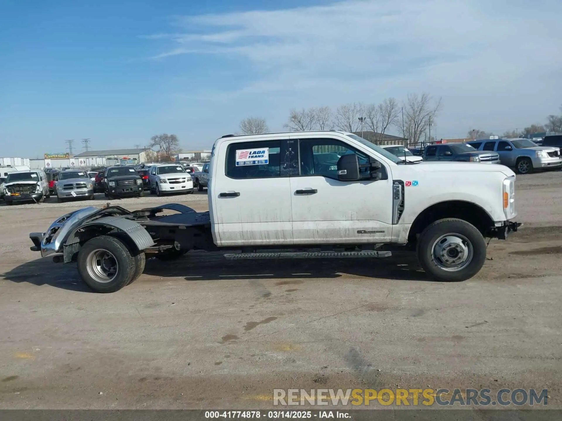 15 Photograph of a damaged car 1FT8W3DT1PEC85117 FORD F-350 2023