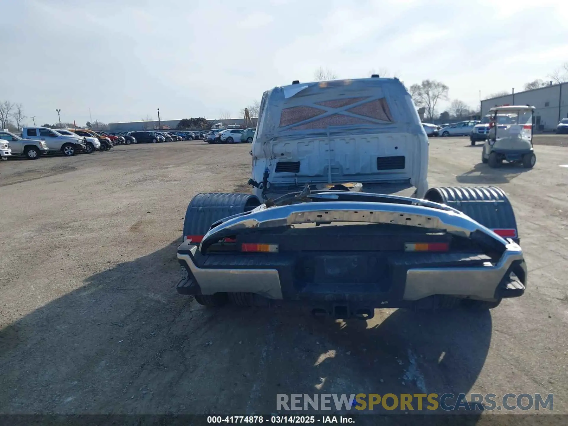 17 Photograph of a damaged car 1FT8W3DT1PEC85117 FORD F-350 2023
