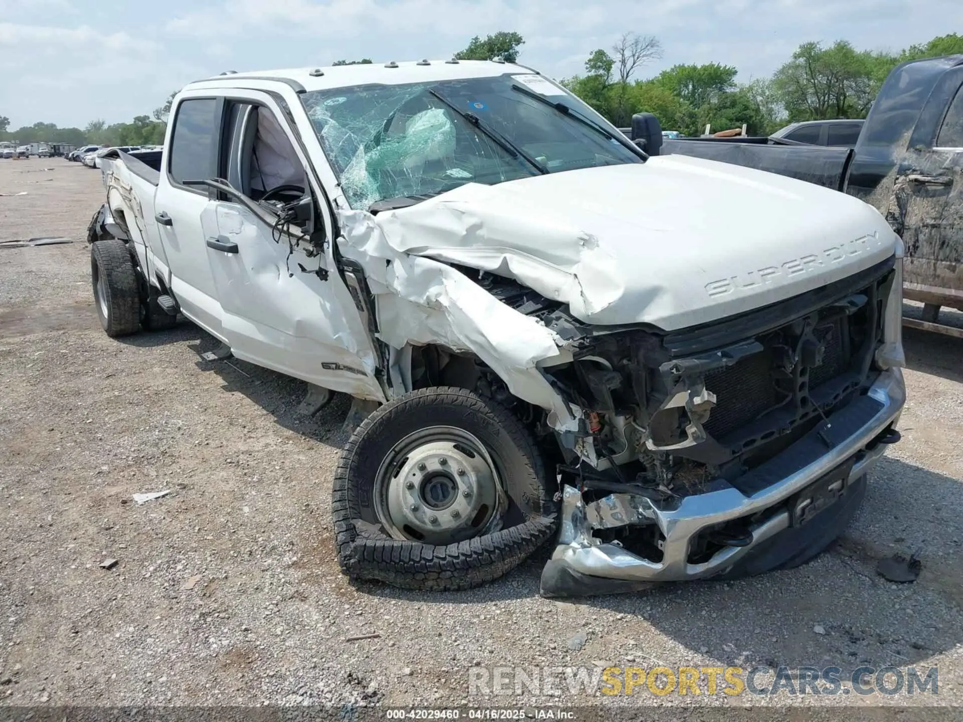 1 Photograph of a damaged car 1FT8W3DT9PEC23531 FORD F-350 2023
