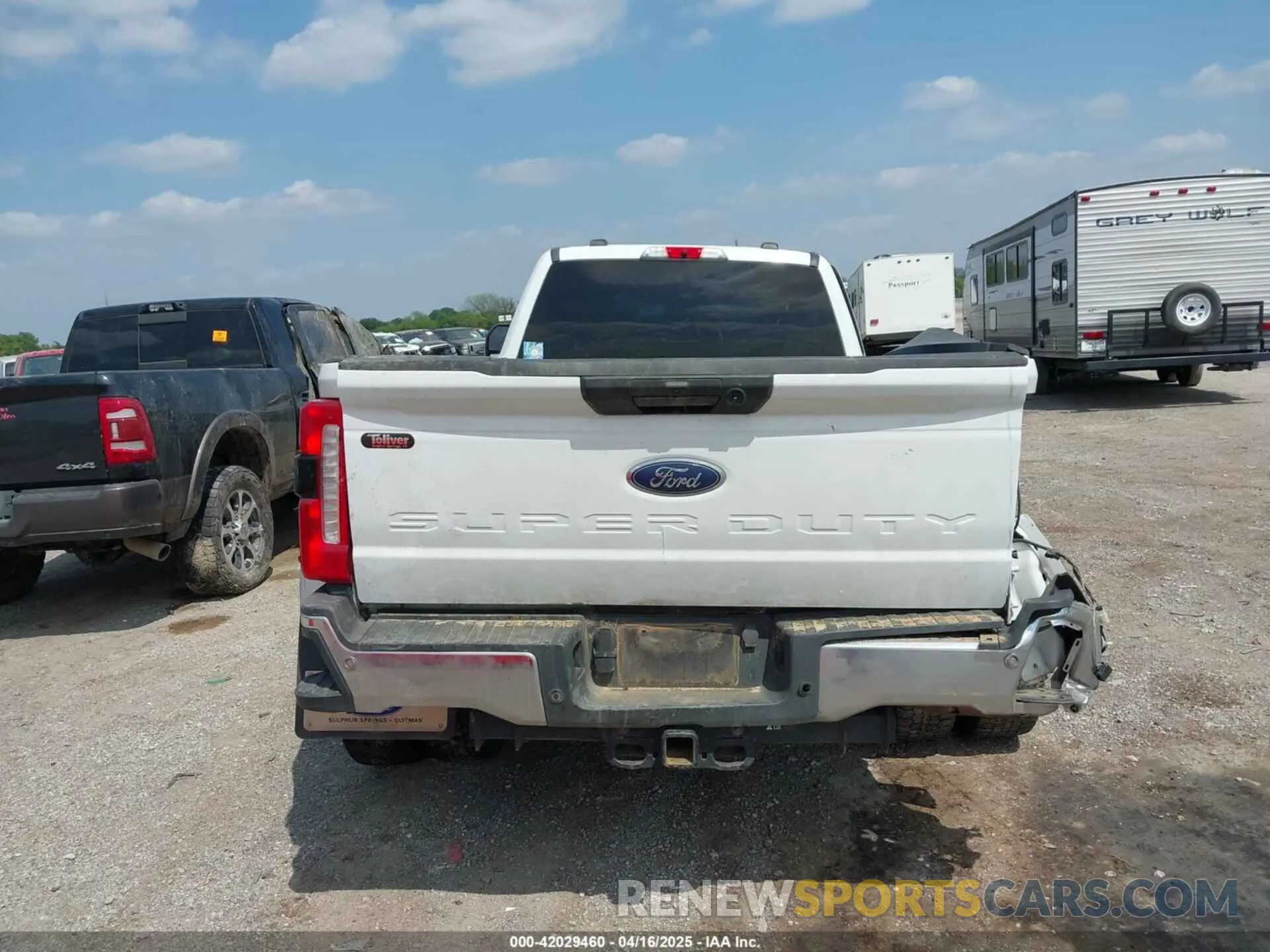15 Photograph of a damaged car 1FT8W3DT9PEC23531 FORD F-350 2023