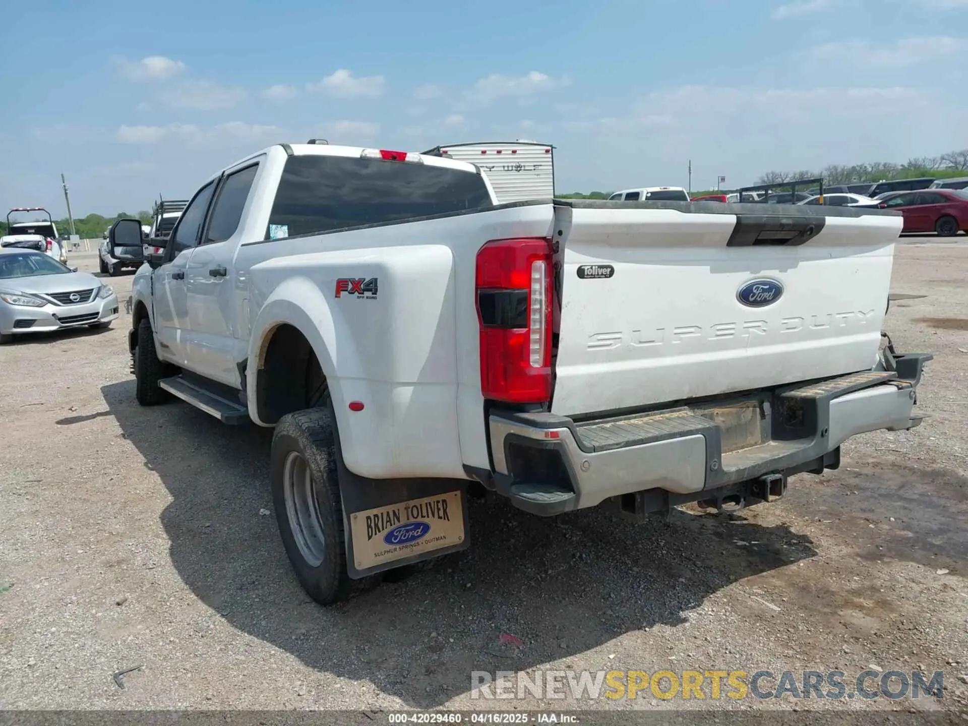 3 Photograph of a damaged car 1FT8W3DT9PEC23531 FORD F-350 2023