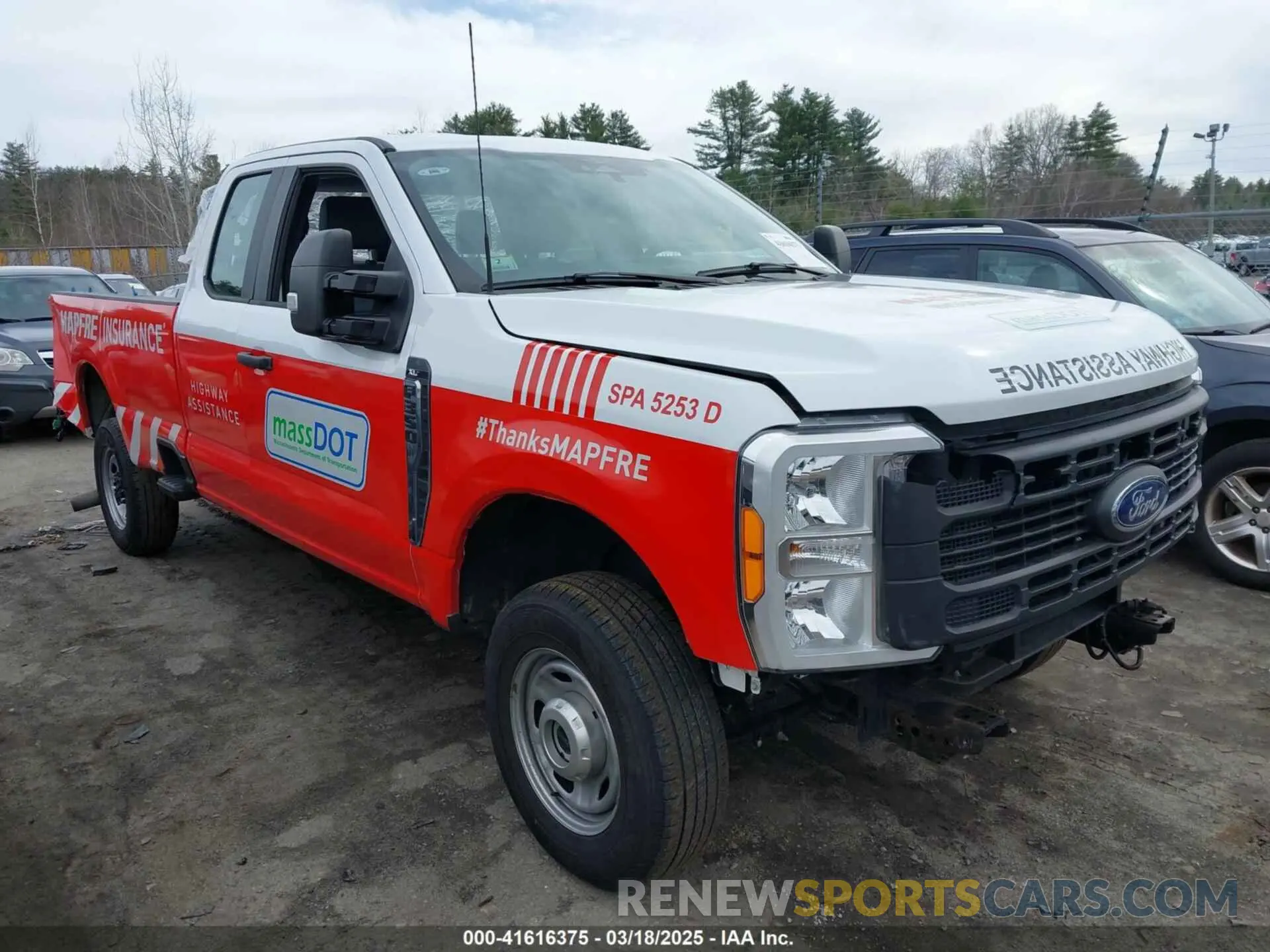 13 Photograph of a damaged car 1FT8X3BA0PED52594 FORD F-350 2023