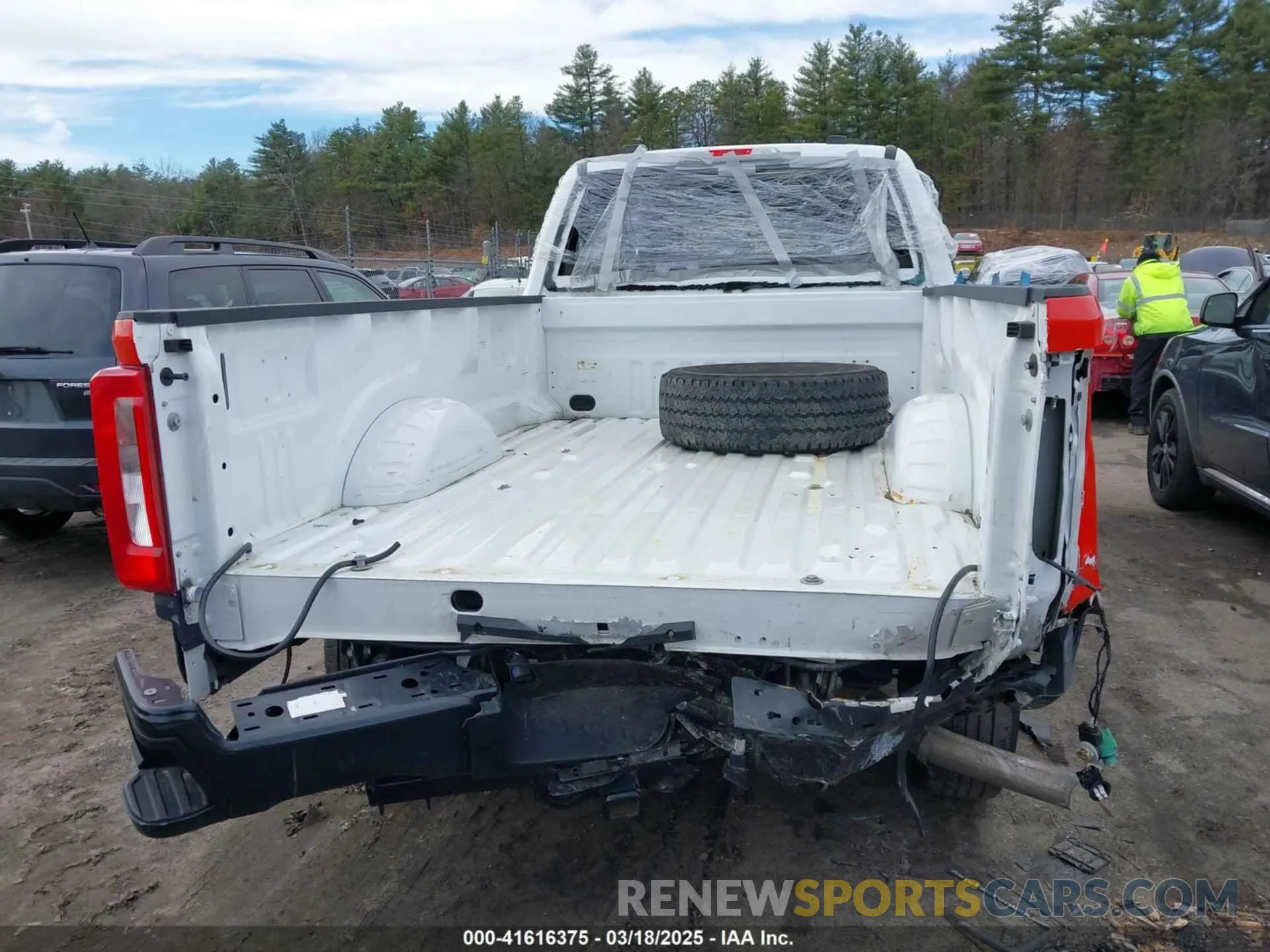 15 Photograph of a damaged car 1FT8X3BA0PED52594 FORD F-350 2023