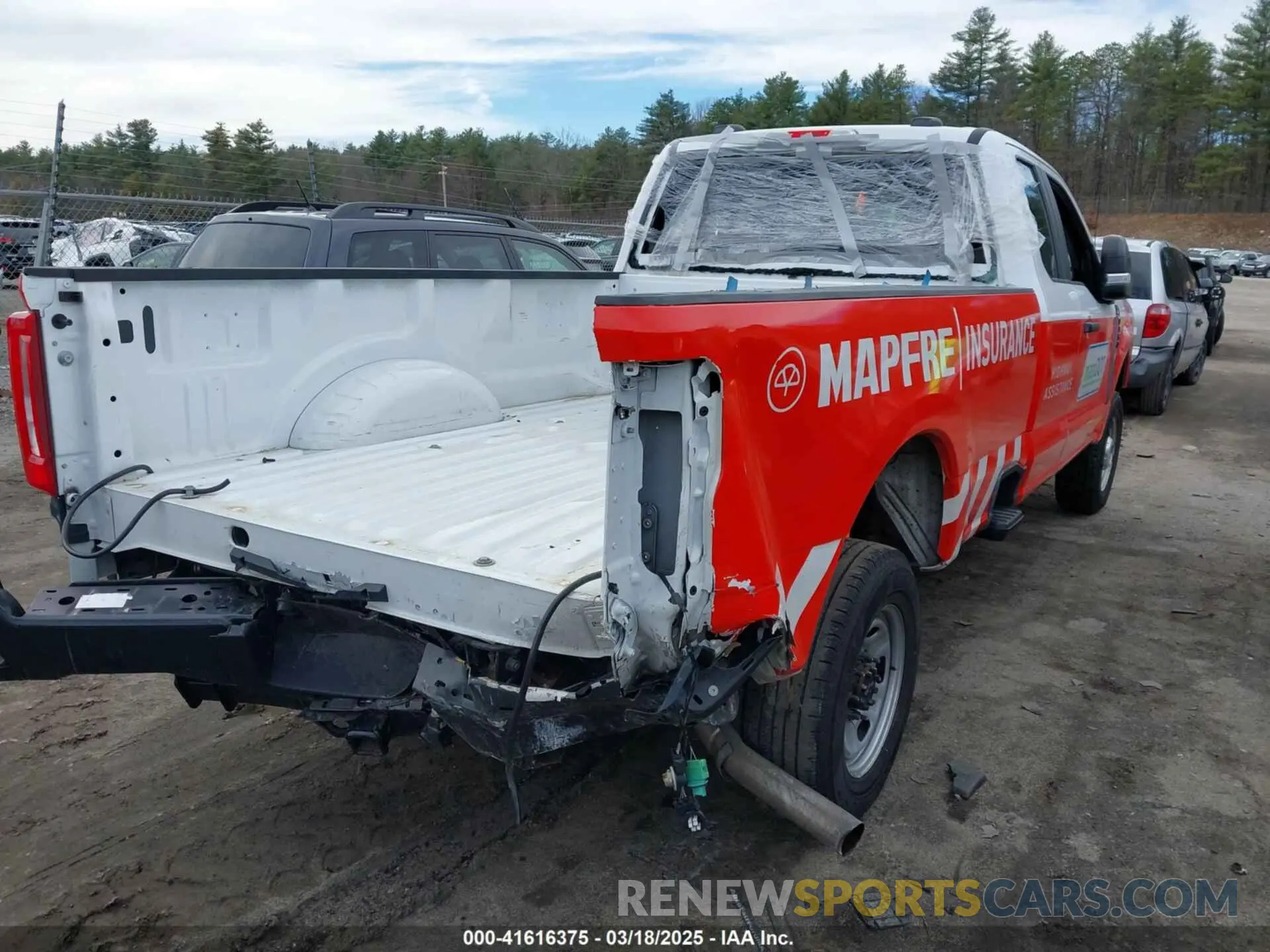 4 Photograph of a damaged car 1FT8X3BA0PED52594 FORD F-350 2023