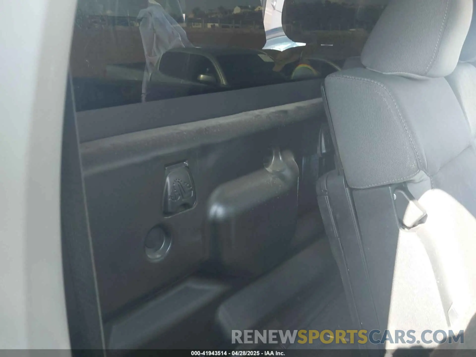 7 Photograph of a damaged car 1FTRF3CT0PED35480 FORD F-350 2023