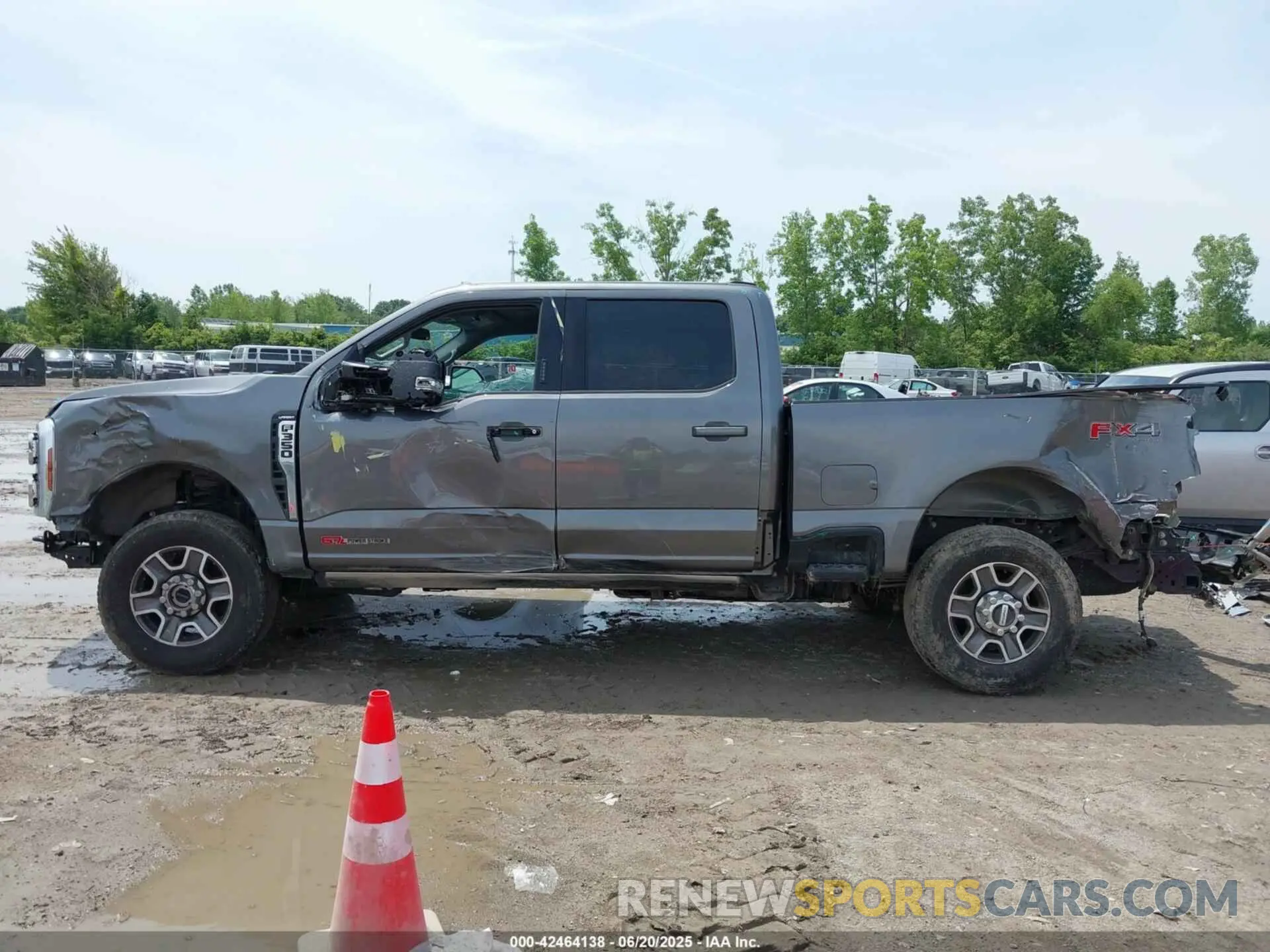 15 Photograph of a damaged car 1FT8W3BM4REE29337 FORD F-350 2024