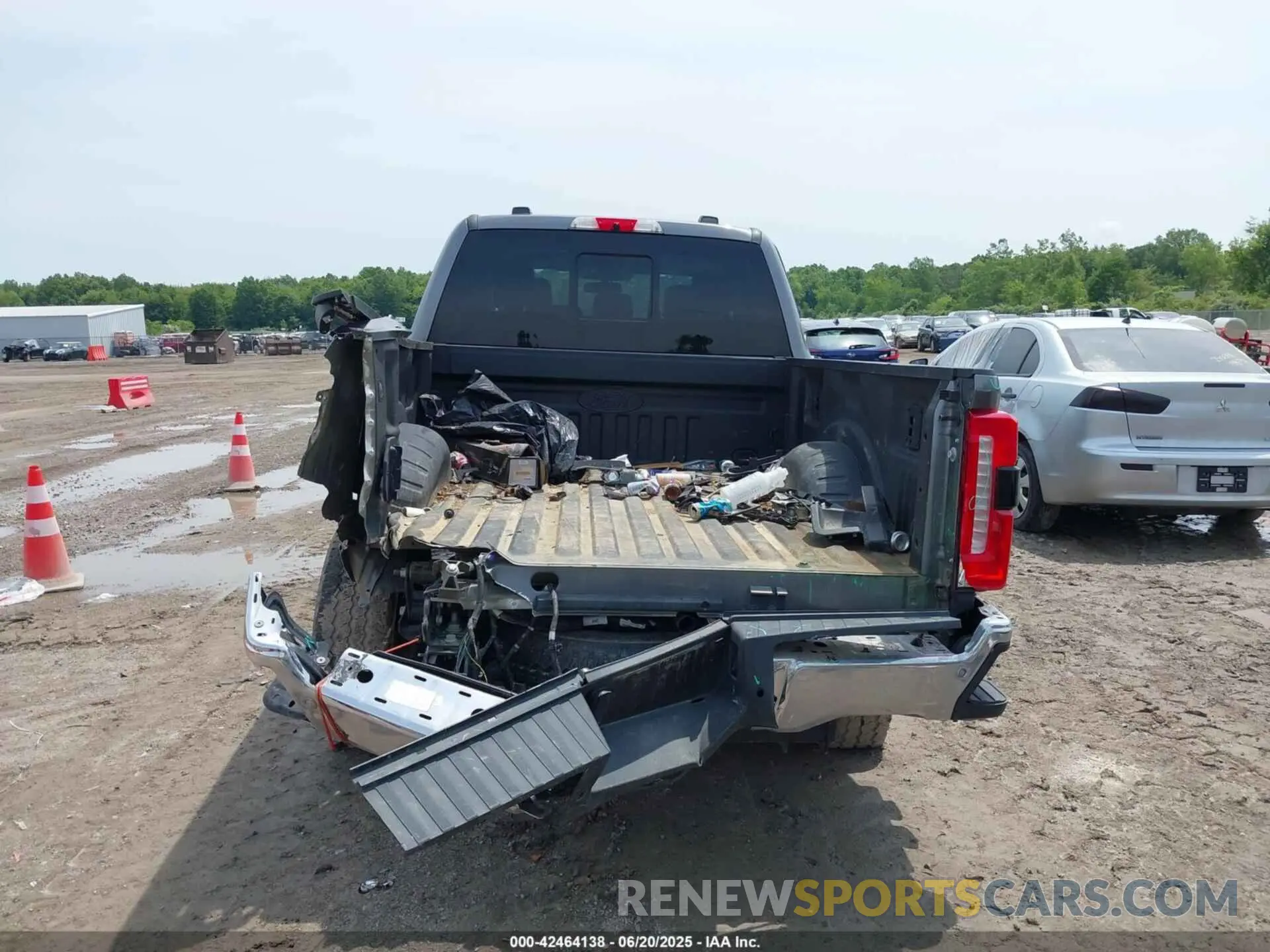 16 Photograph of a damaged car 1FT8W3BM4REE29337 FORD F-350 2024