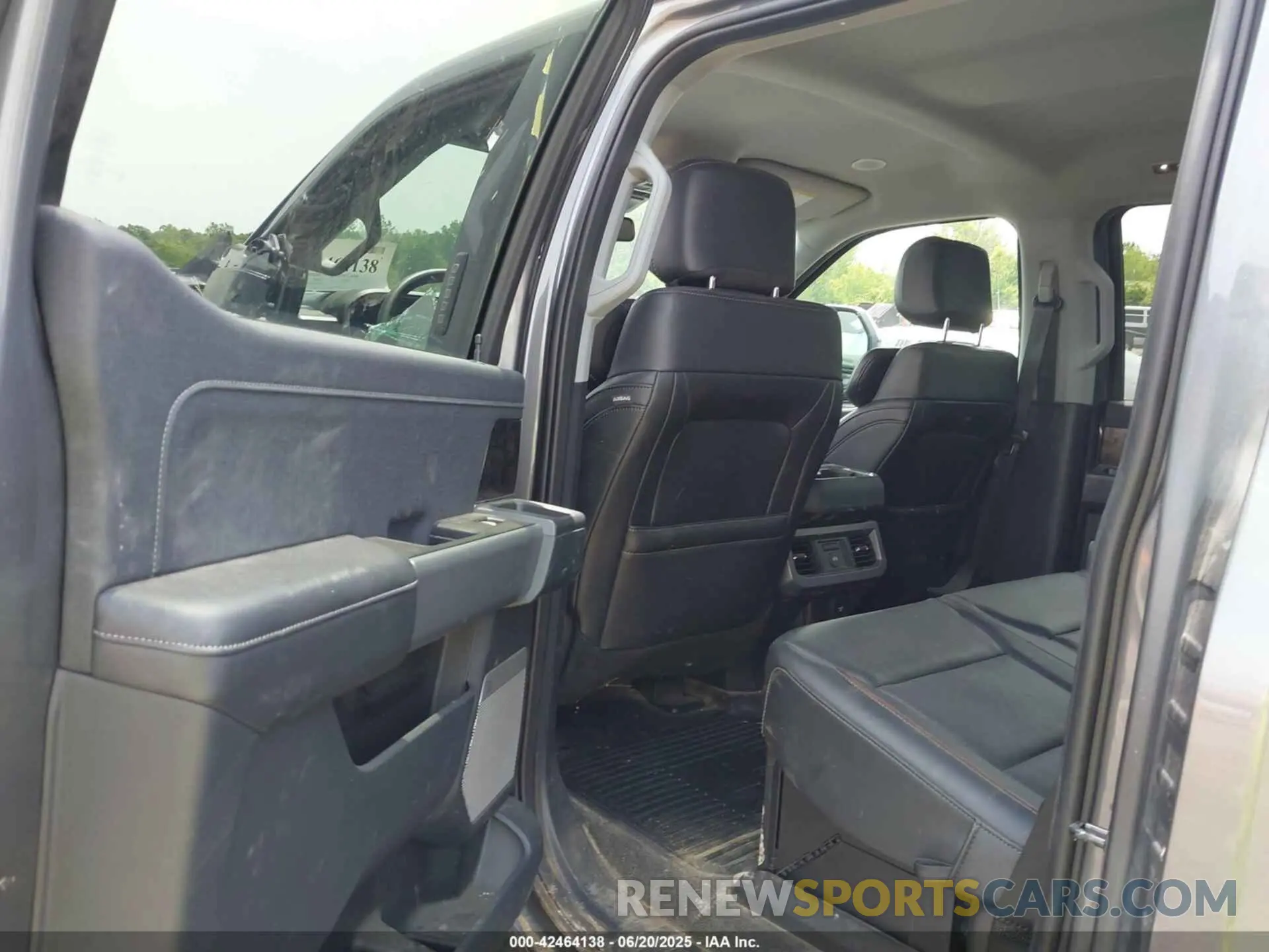 6 Photograph of a damaged car 1FT8W3BM4REE29337 FORD F-350 2024