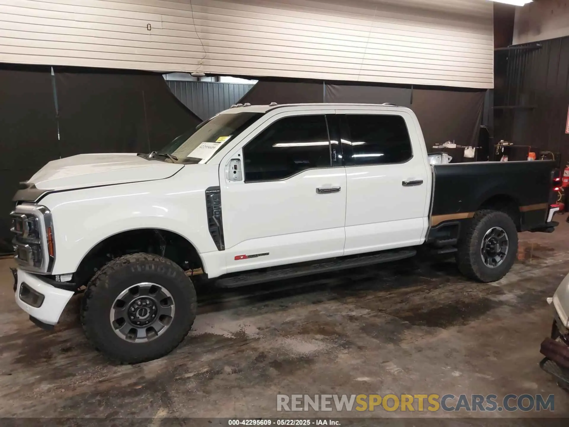 14 Photograph of a damaged car 1FT8W3BM5REE86811 FORD F-350 2024