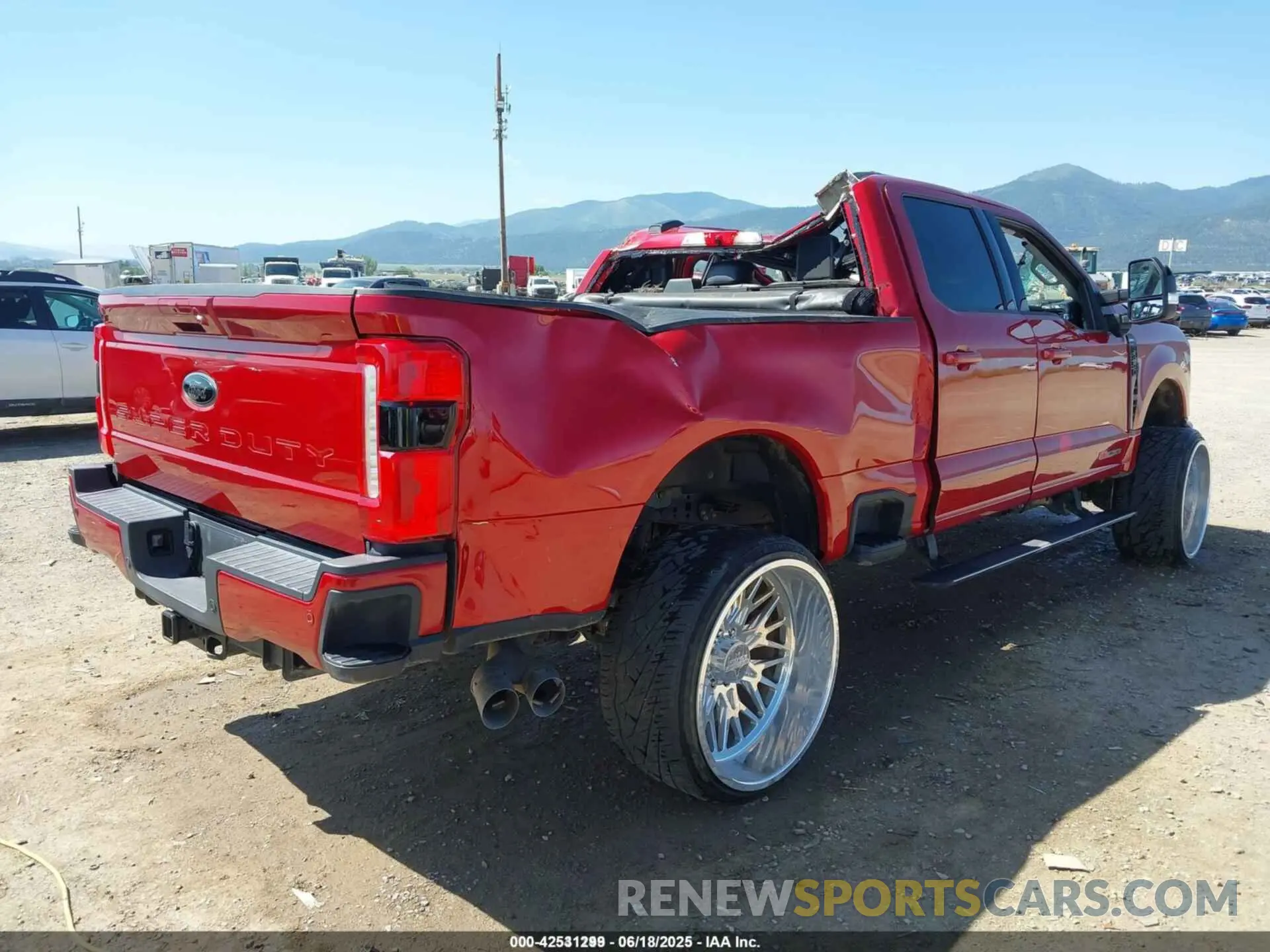 4 Photograph of a damaged car 1FT8W3BMXREE22666 FORD F-350 2024