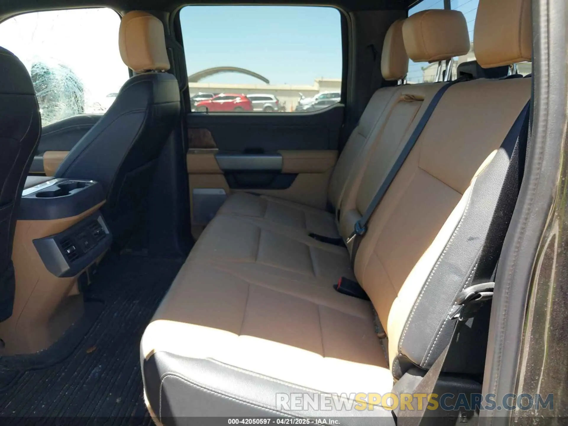 7 Photograph of a damaged car 1FT8W3BN5REC82261 FORD F-350 2024